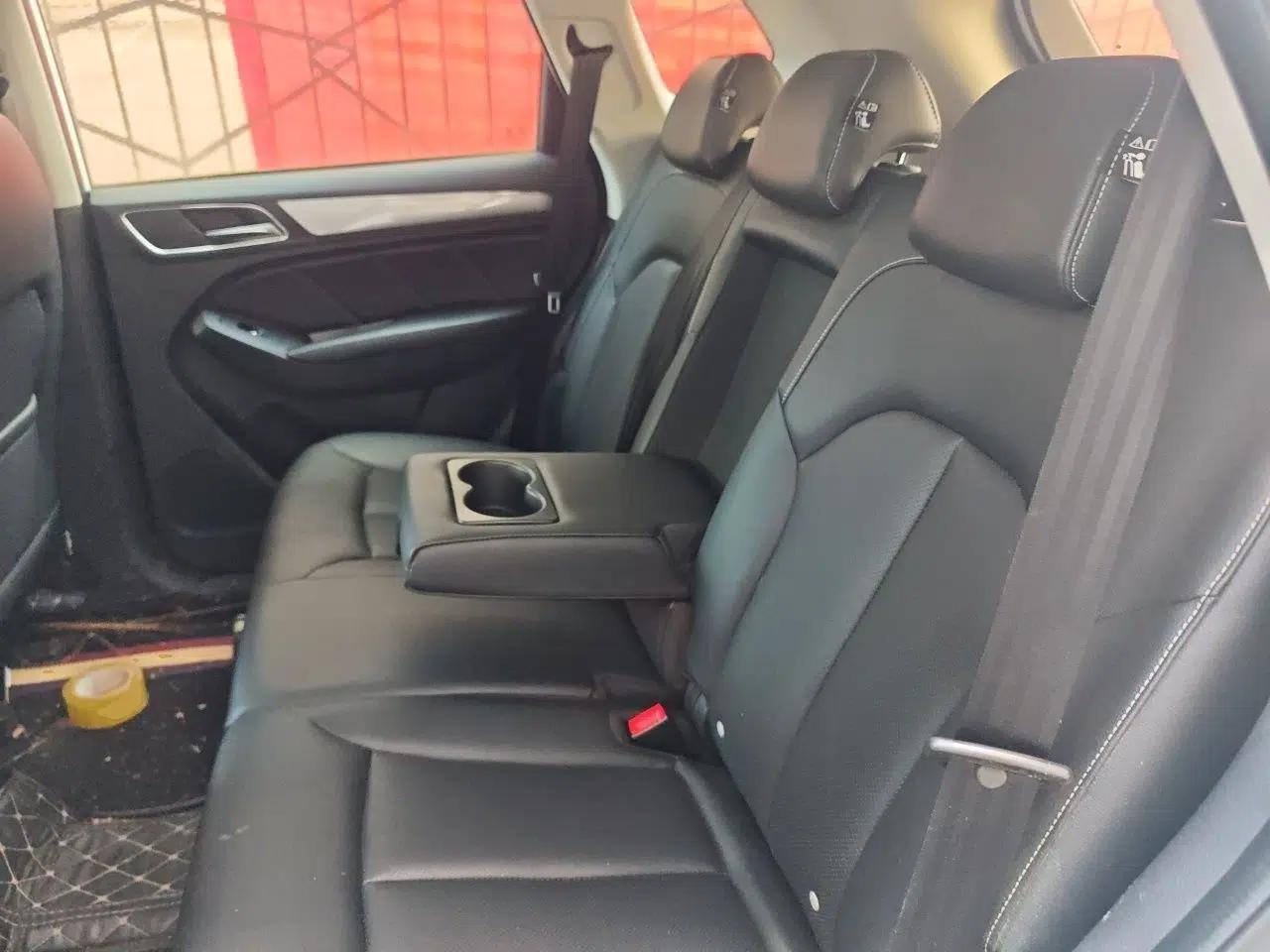 Roewe RX5 2018 20T Two-Wheel Drive Automatic Internet Smart Edition — миниатюра 17