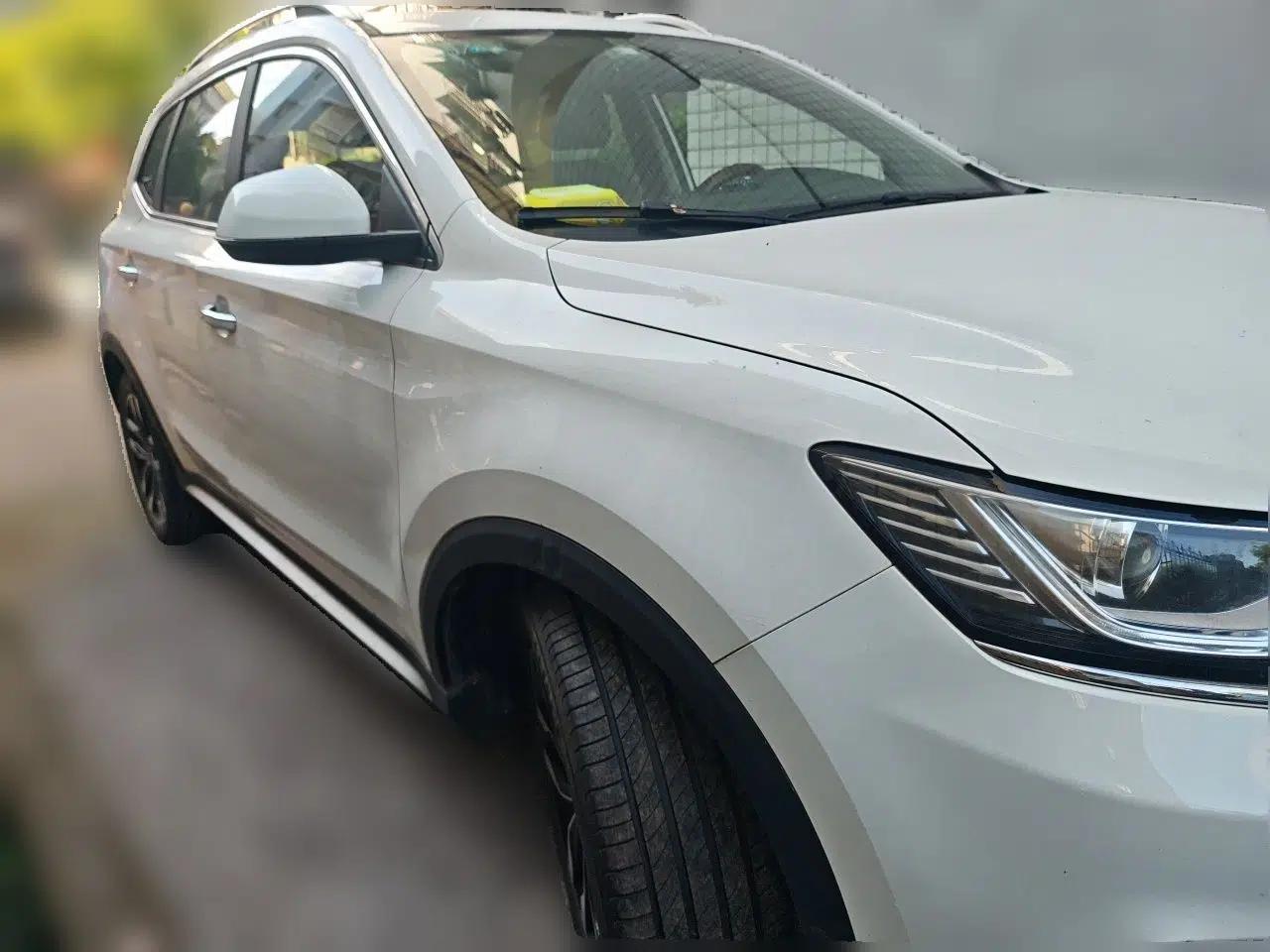 Roewe RX5 2018 20T Two-Wheel Drive Automatic Internet Smart Edition — миниатюра 3