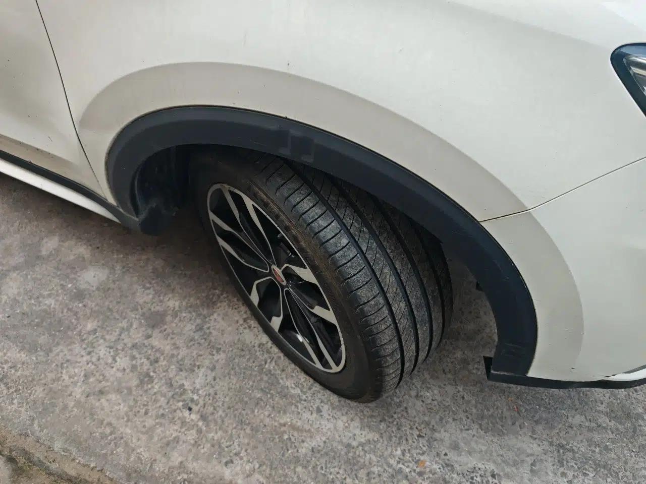 Roewe RX5 2018 20T Two-Wheel Drive Automatic Internet Smart Edition — миниатюра 8