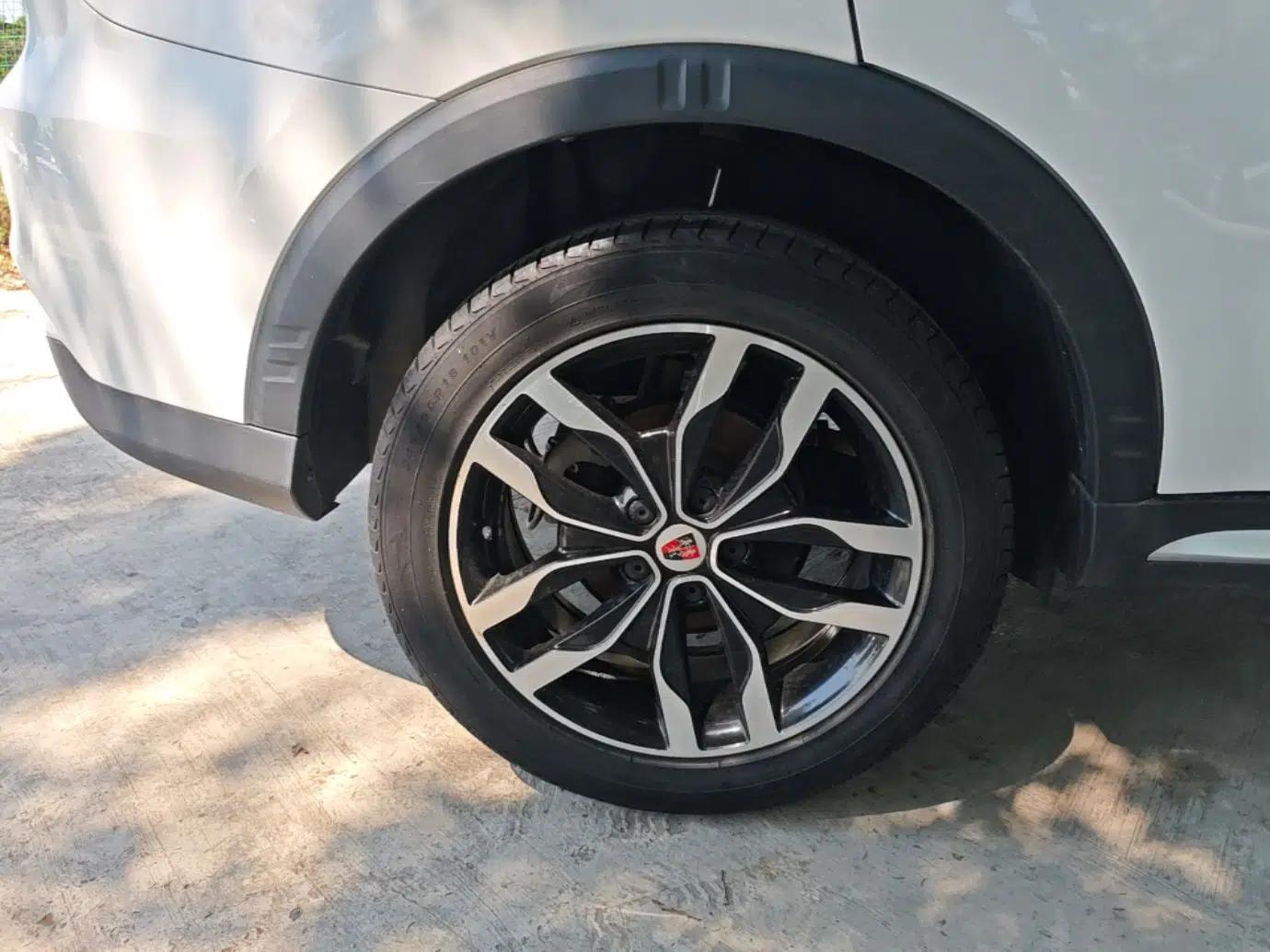 Roewe RX5 2016 20T Two-Wheel Drive Automatic Internet Smart Edition — миниатюра 11