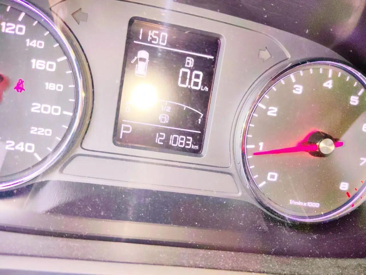 Roewe RX5 2020 20T Automatic 4G Connected Million Edition — миниатюра 12
