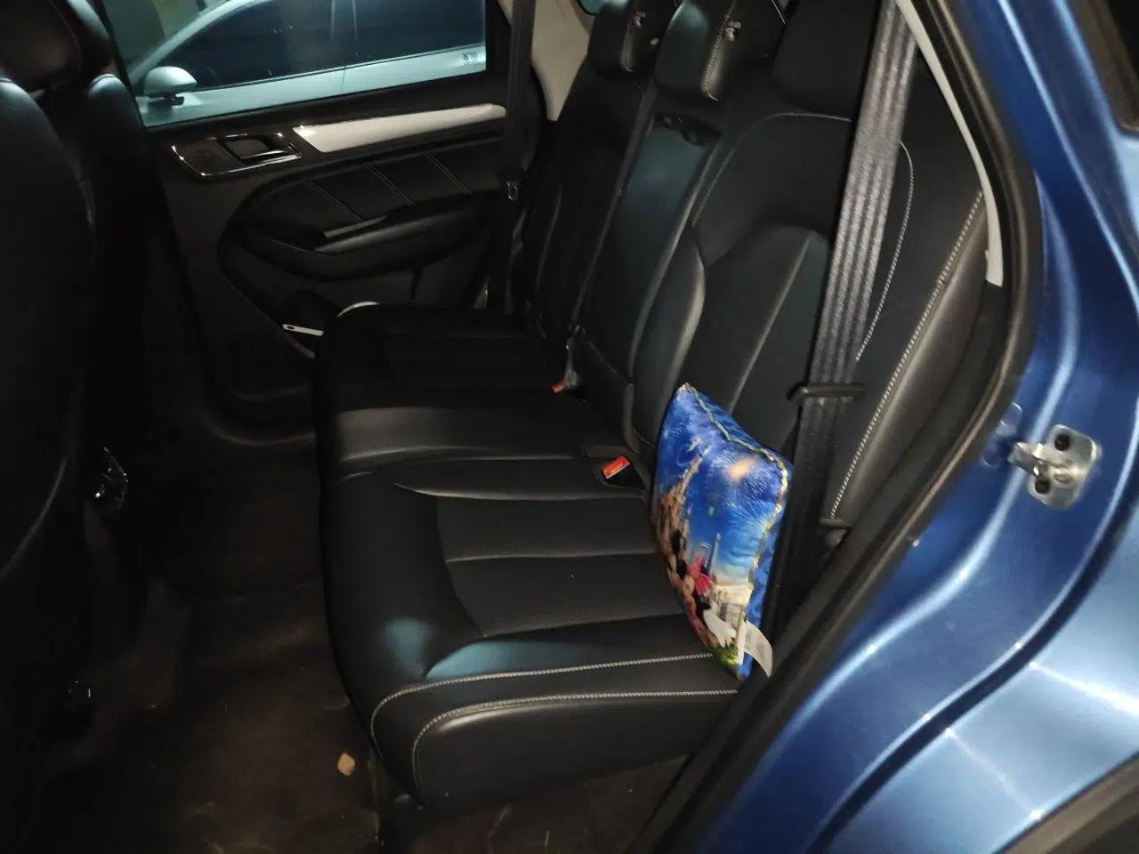 Roewe RX5 2016 20T Two-Wheel Drive Manual Transmission Internet Smart Edition — миниатюра 17