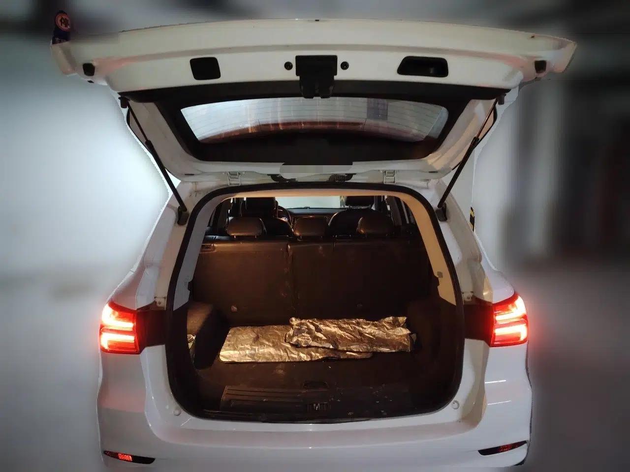 Roewe RX5 2018 20T Two-Wheel Drive Automatic Flagship Edition — миниатюра 19
