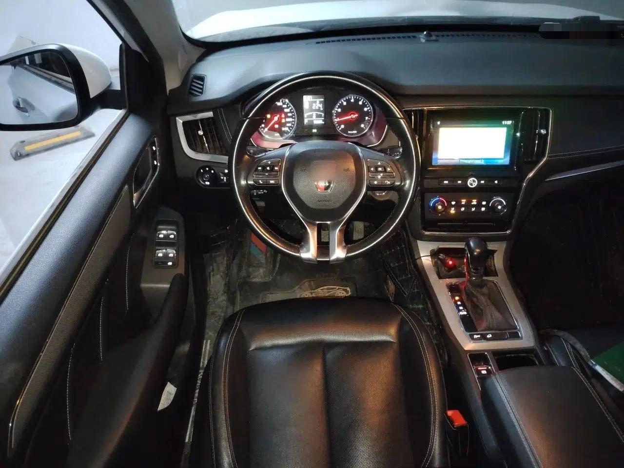 Roewe RX5 2018 20T Two-Wheel Drive Automatic Flagship Edition — миниатюра 10