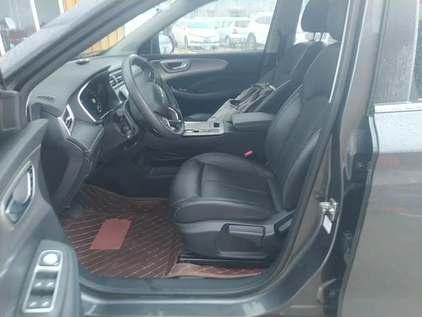Roewe RX5 2023 PLUS 330TGI Automatic Trendsetting Smart Edition — миниатюра 17