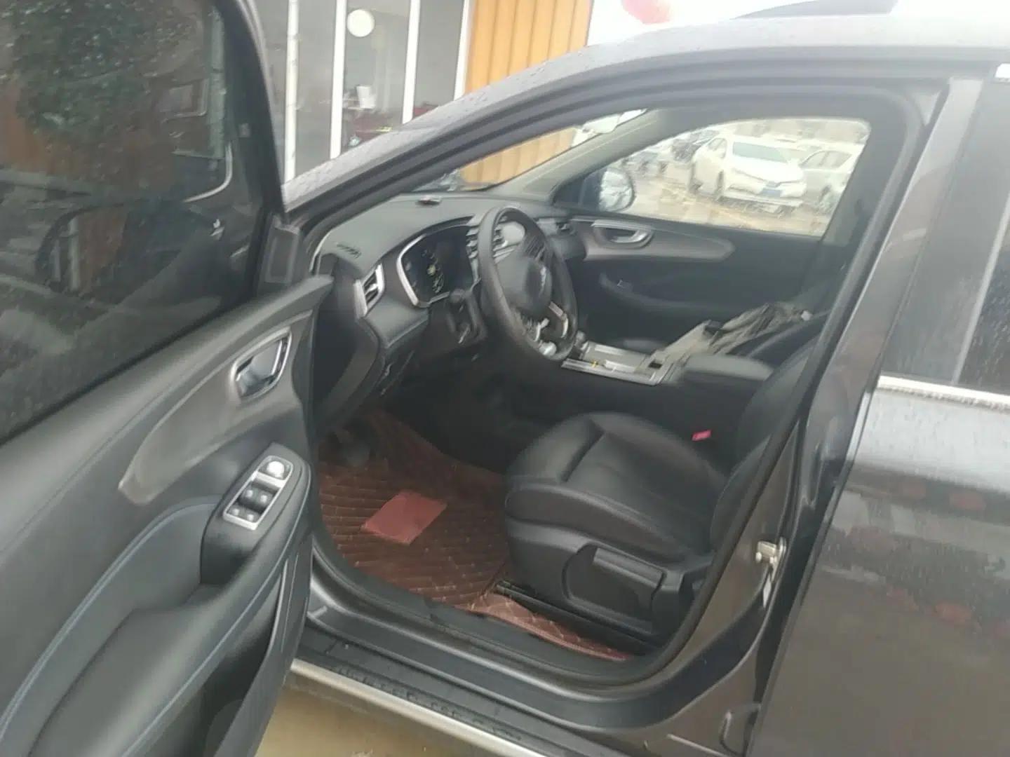 Roewe RX5 2023 PLUS 330TGI Automatic Trendsetting Smart Edition — миниатюра 18