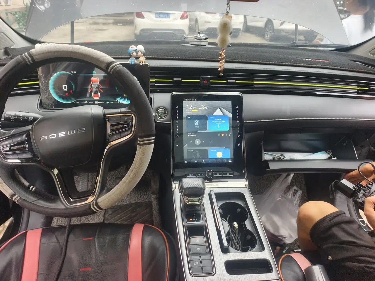 Roewe RX5 2021 PLUS 330TGI Automatic National Style Smart Enjoyment Edition — миниатюра 9