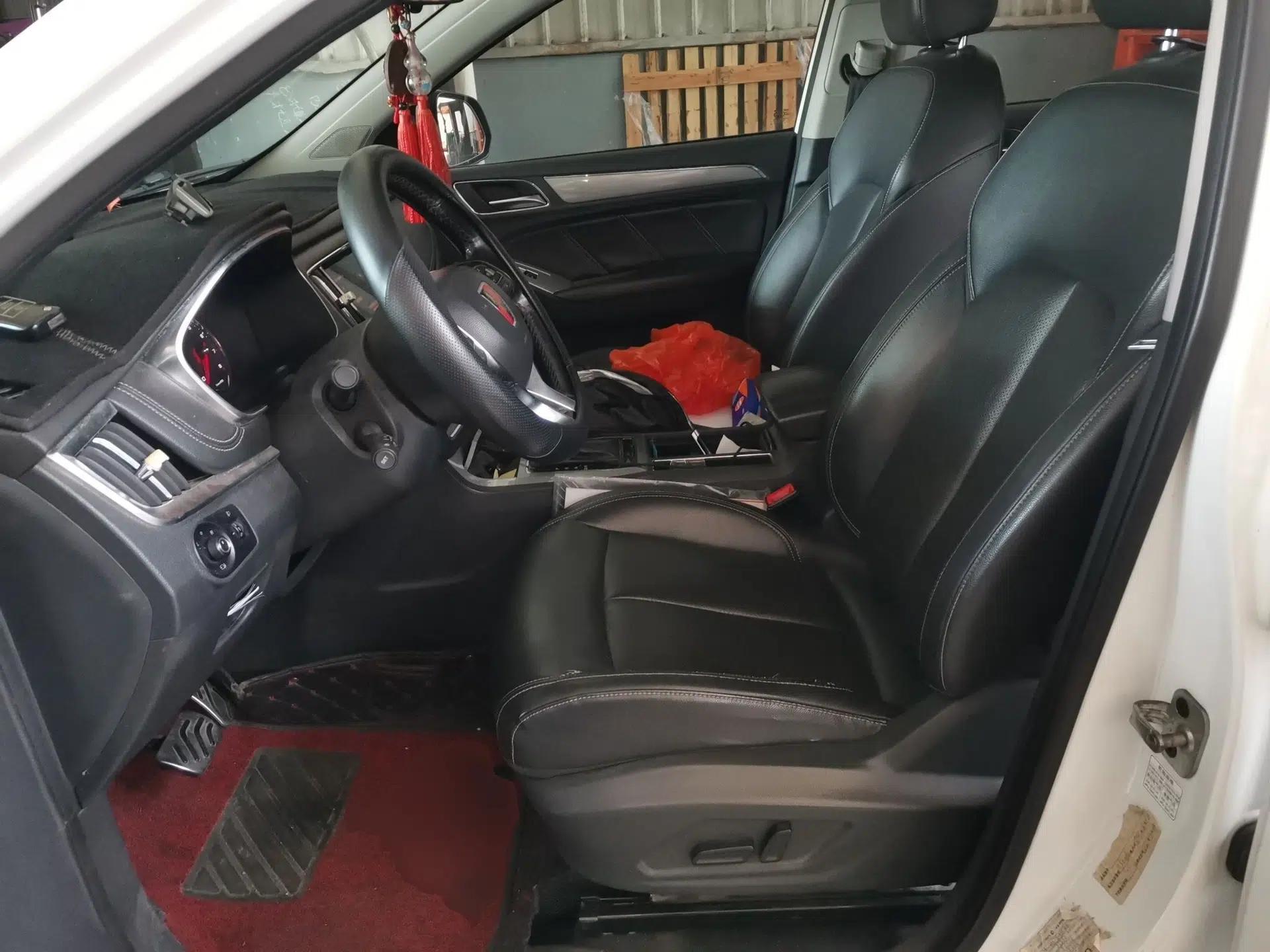 Roewe RX5 2016 20T Two-Wheel Drive Automatic Internet Smart Edition — миниатюра 15