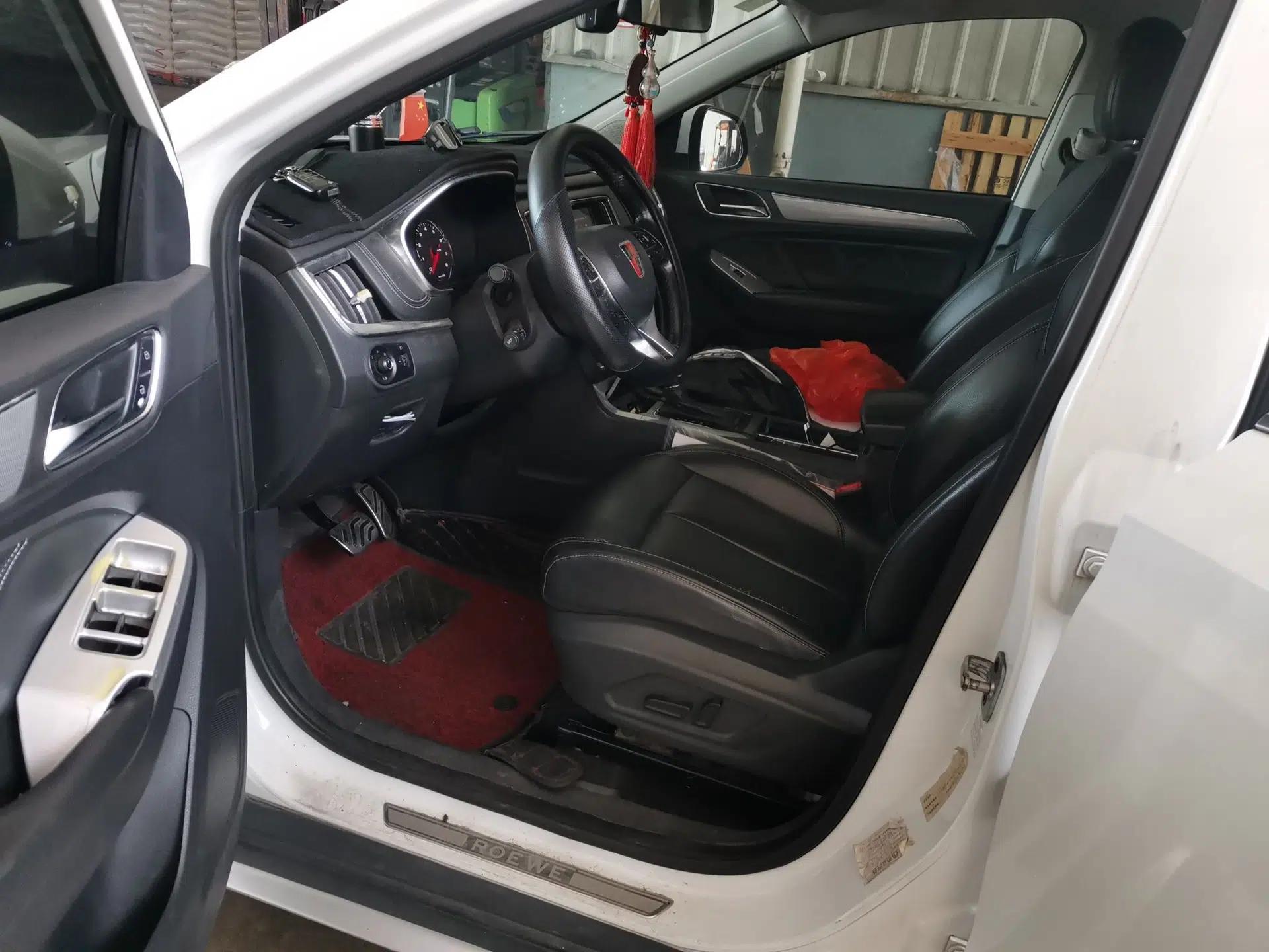 Roewe RX5 2016 20T Two-Wheel Drive Automatic Internet Smart Edition — миниатюра 16
