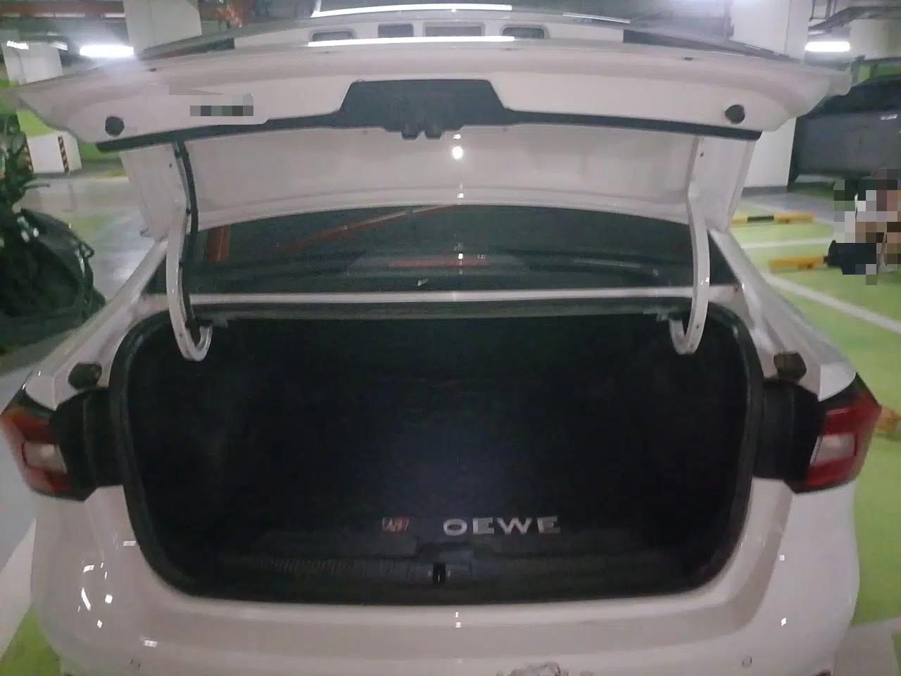 Roewe i5 2020 1.5L Manual 4G Connect Luxury Edition — миниатюра 19