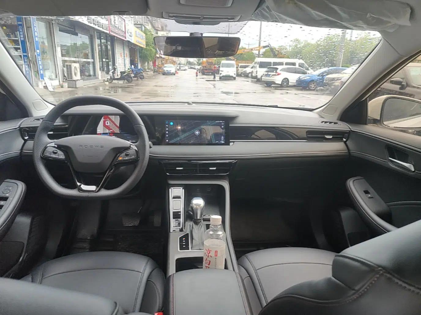 Roewe i5 2023 1.5L CVT Luxury Edition — миниатюра 12