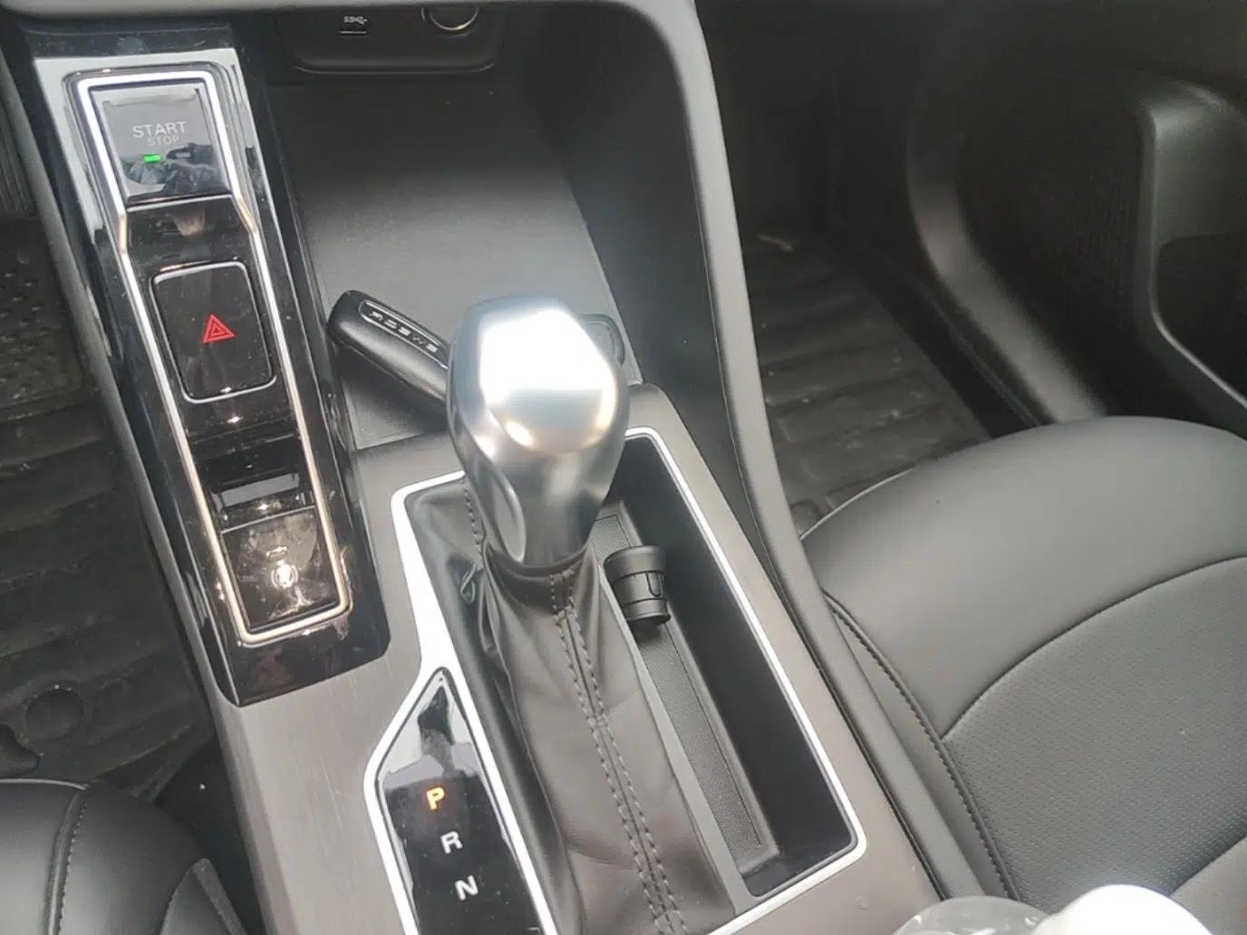 Roewe i5 2023 1.5L CVT Luxury Edition — миниатюра 16