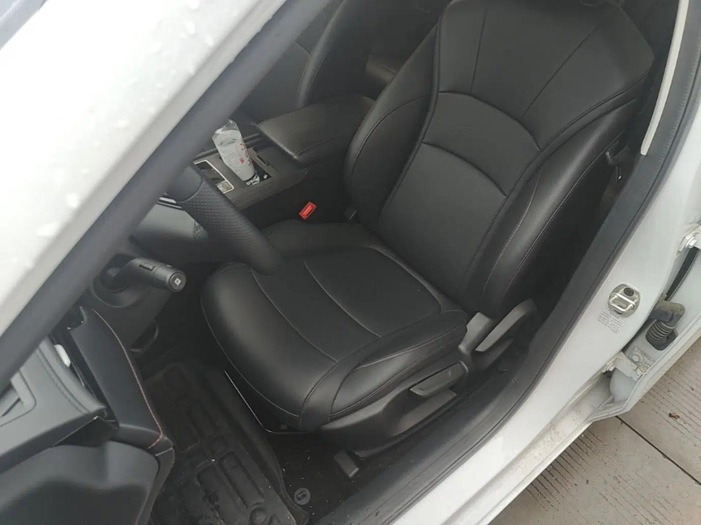Roewe i5 2023 1.5L CVT Luxury Edition — миниатюра 17