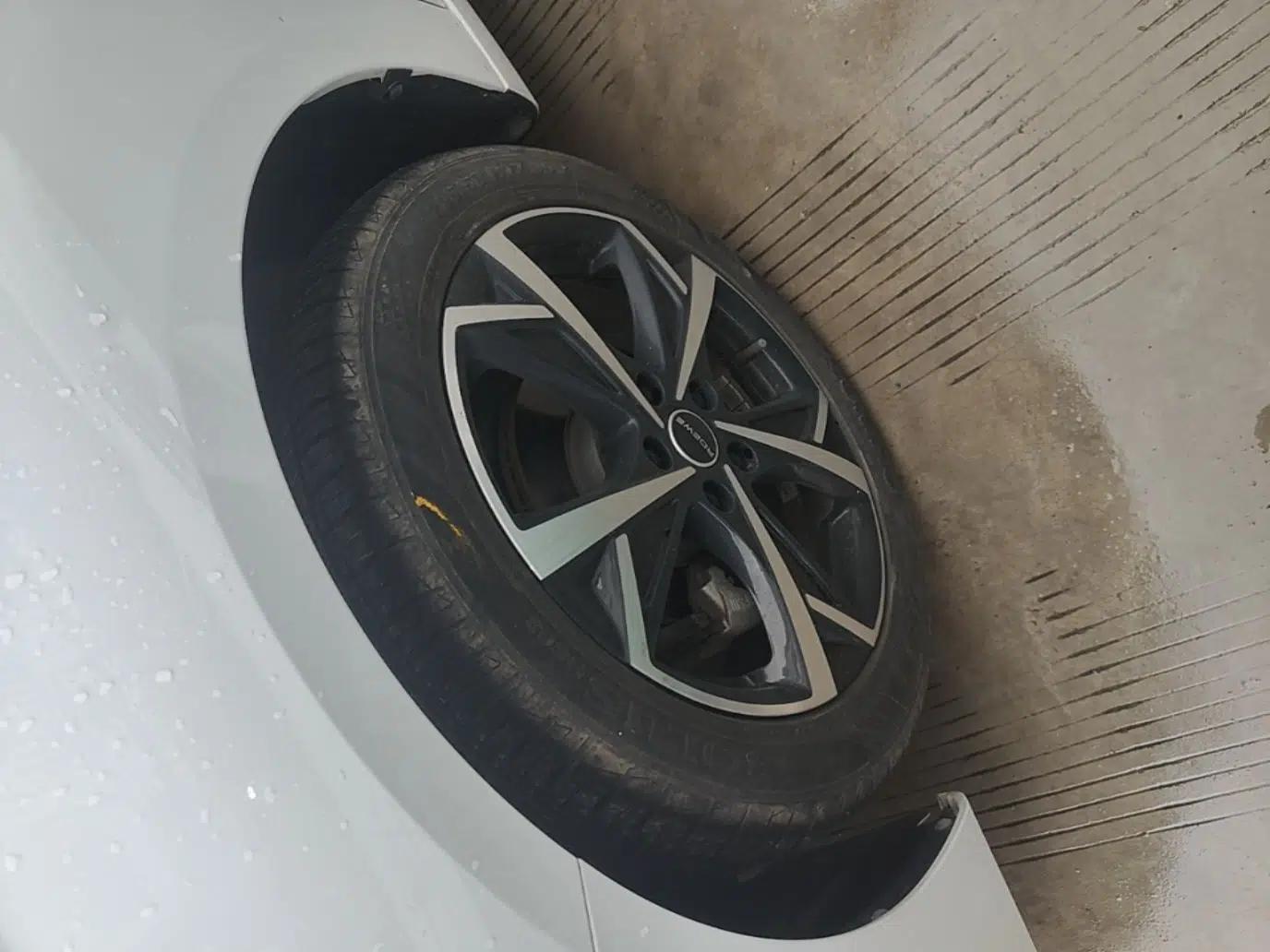 Roewe i5 2023 1.5L CVT Luxury Edition — миниатюра 10