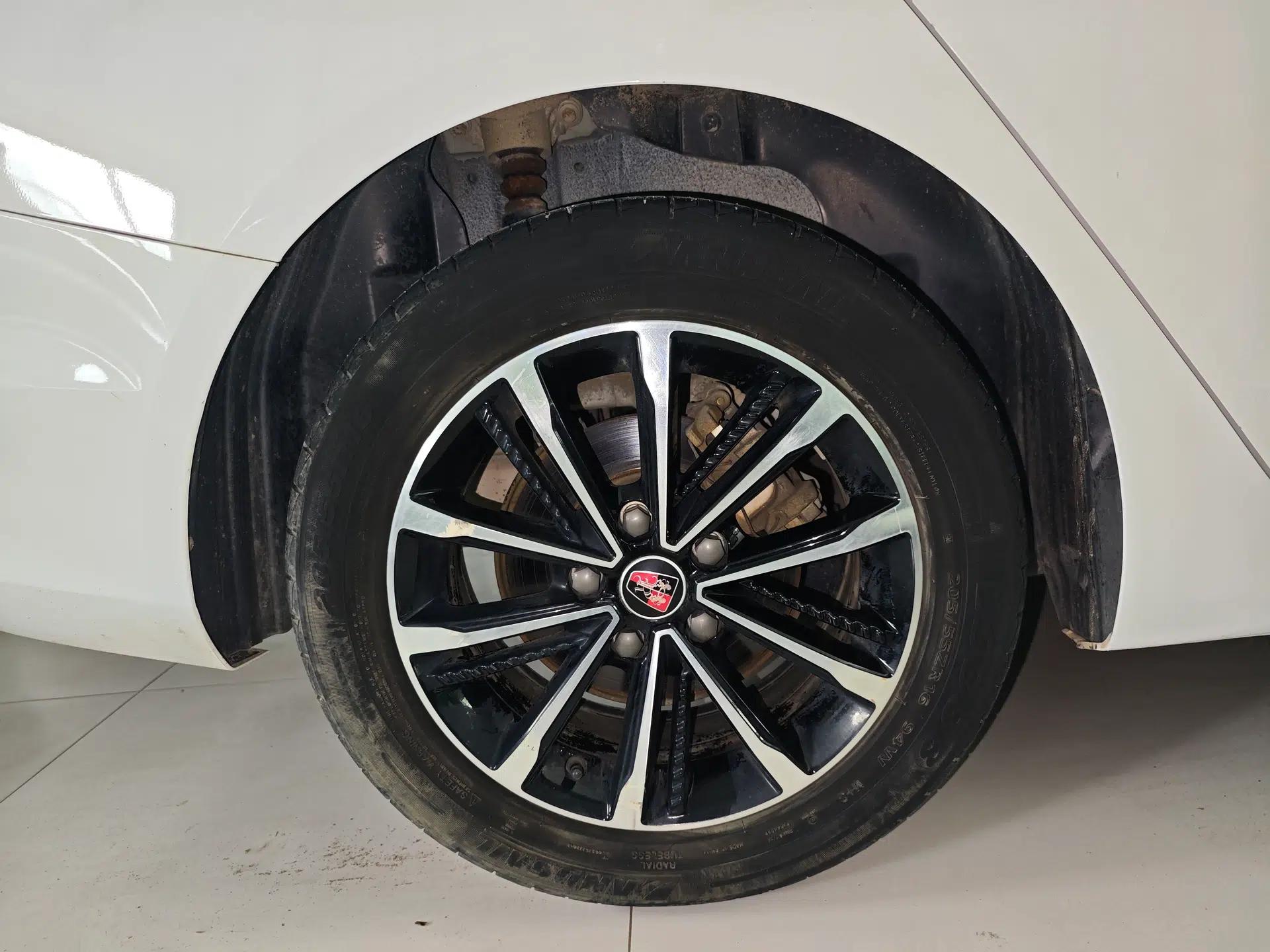 Roewe i5 2020 1.5L Automatic 4G Connect Luxury Flagship Edition — миниатюра 11