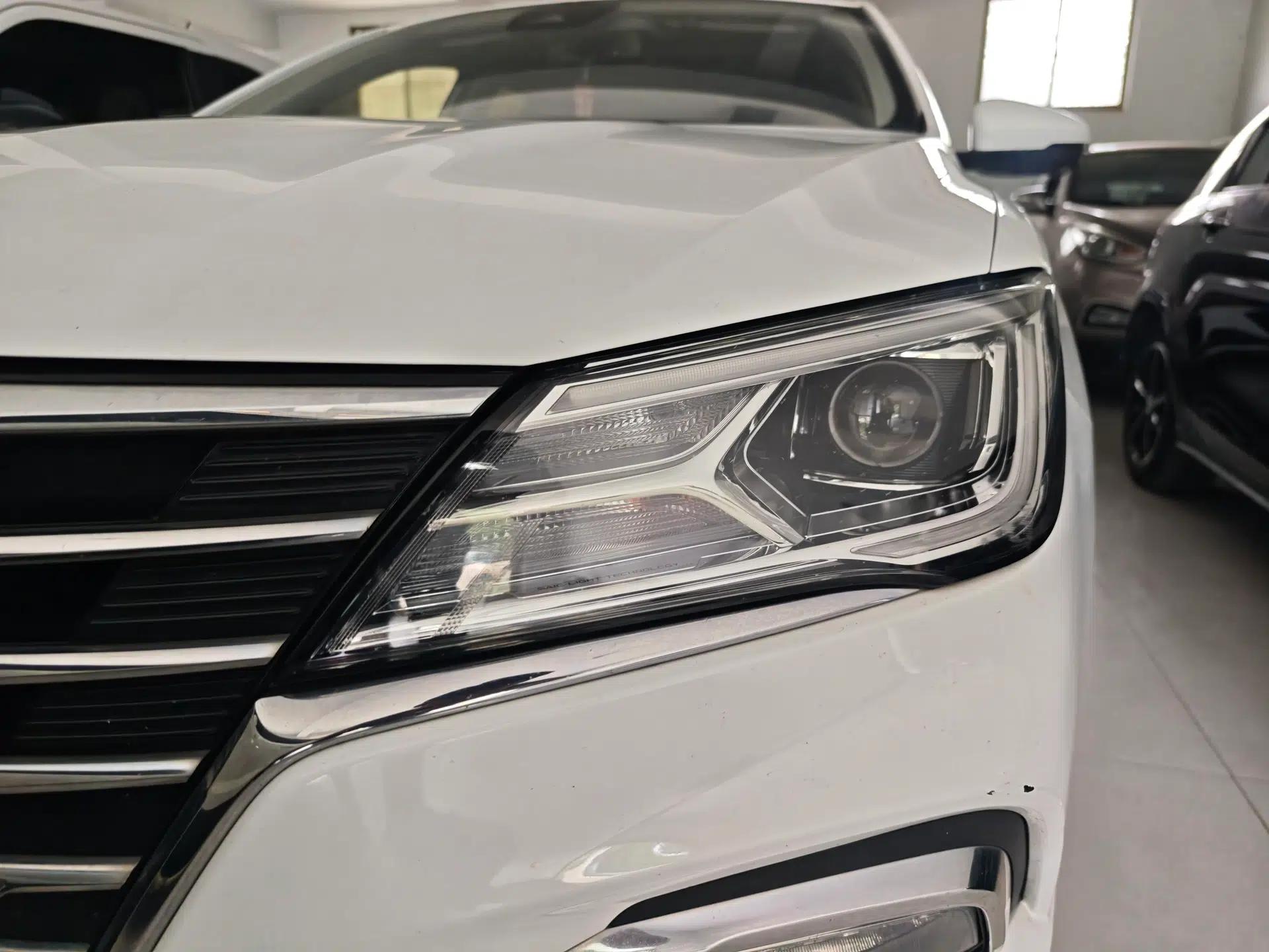 Roewe i5 2020 1.5L Automatic 4G Connect Luxury Flagship Edition — миниатюра 8