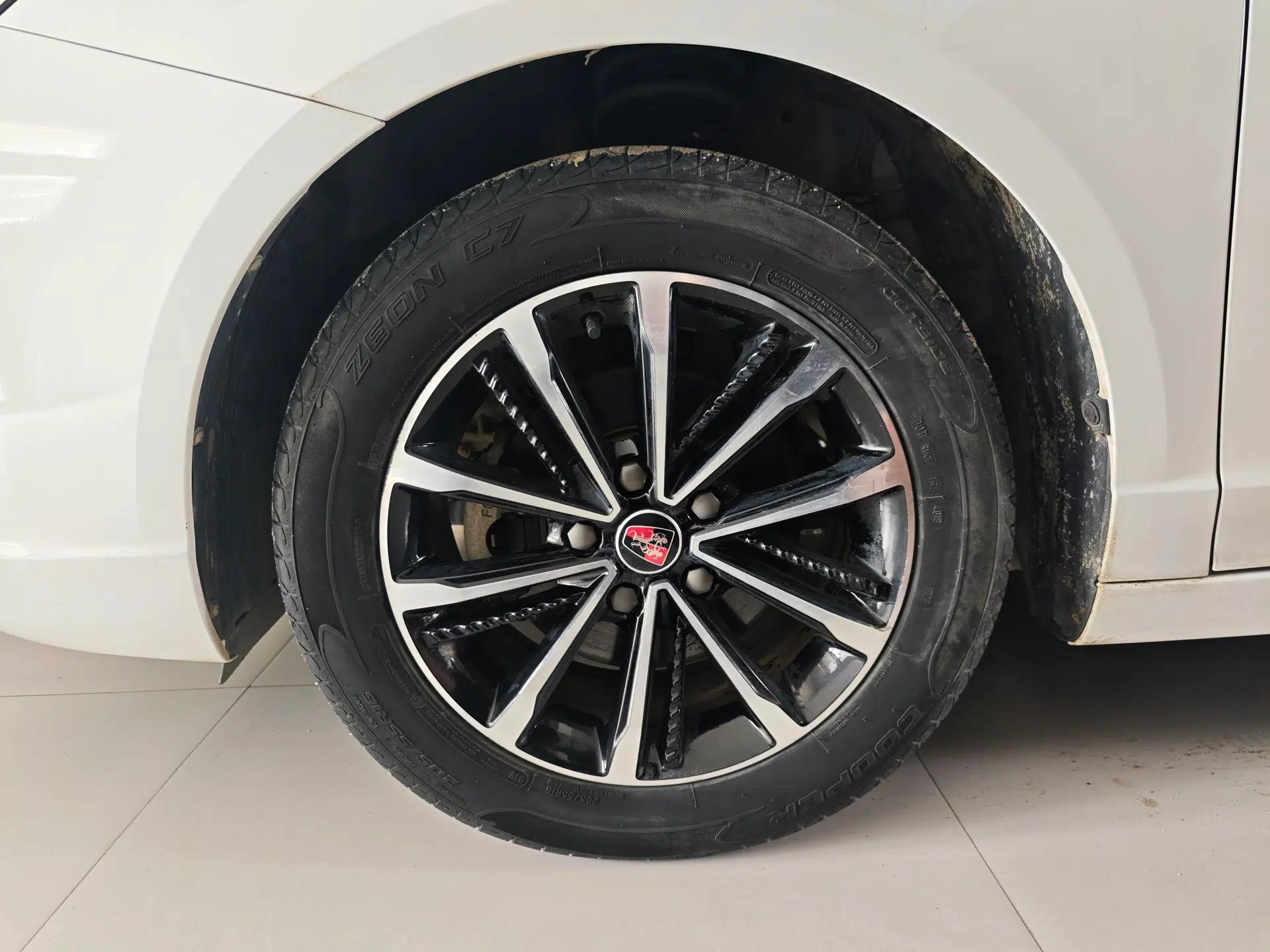 Roewe i5 2020 1.5L Automatic 4G Connect Luxury Flagship Edition — миниатюра 10