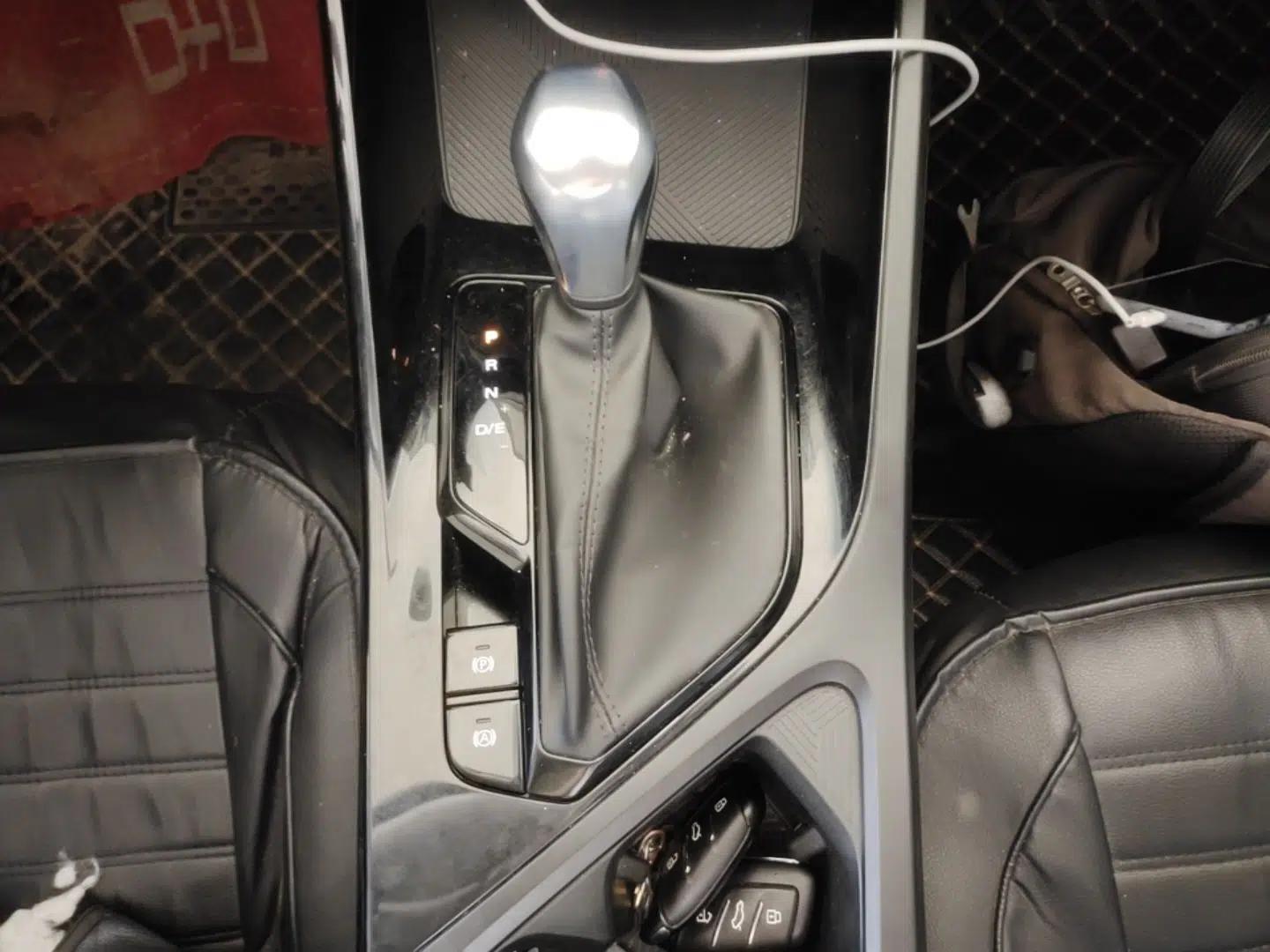 Roewe i5 2021 1.5L CVT Platinum Edition — миниатюра 16