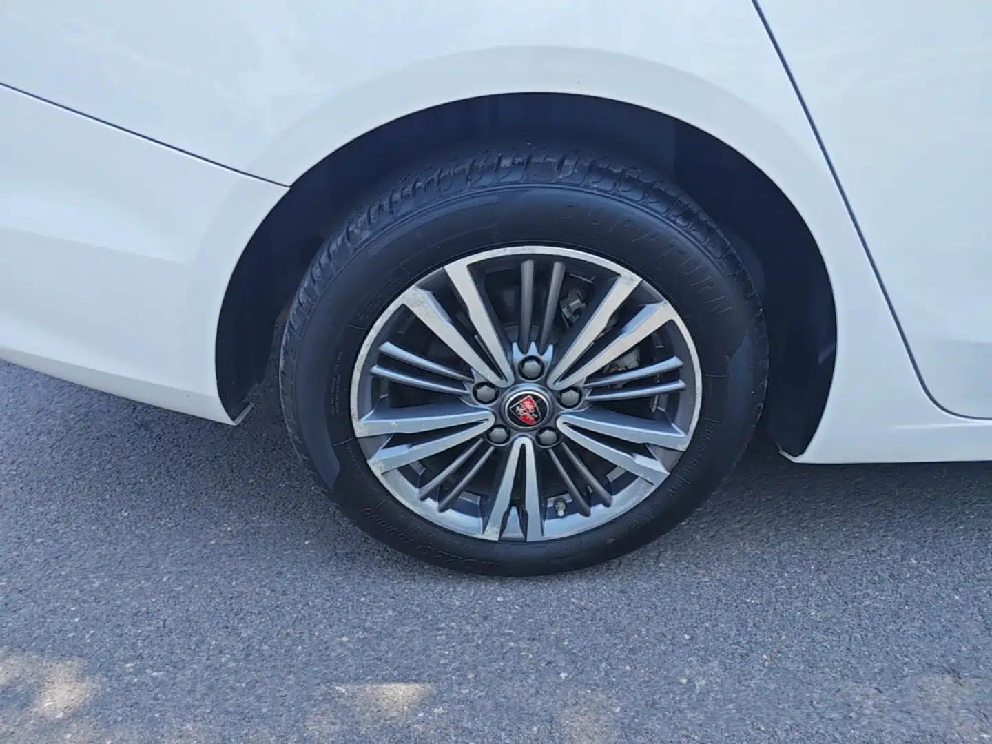 Roewe i5 2019 1.5L Automatic 4G Connected Langhao Edition — миниатюра 11