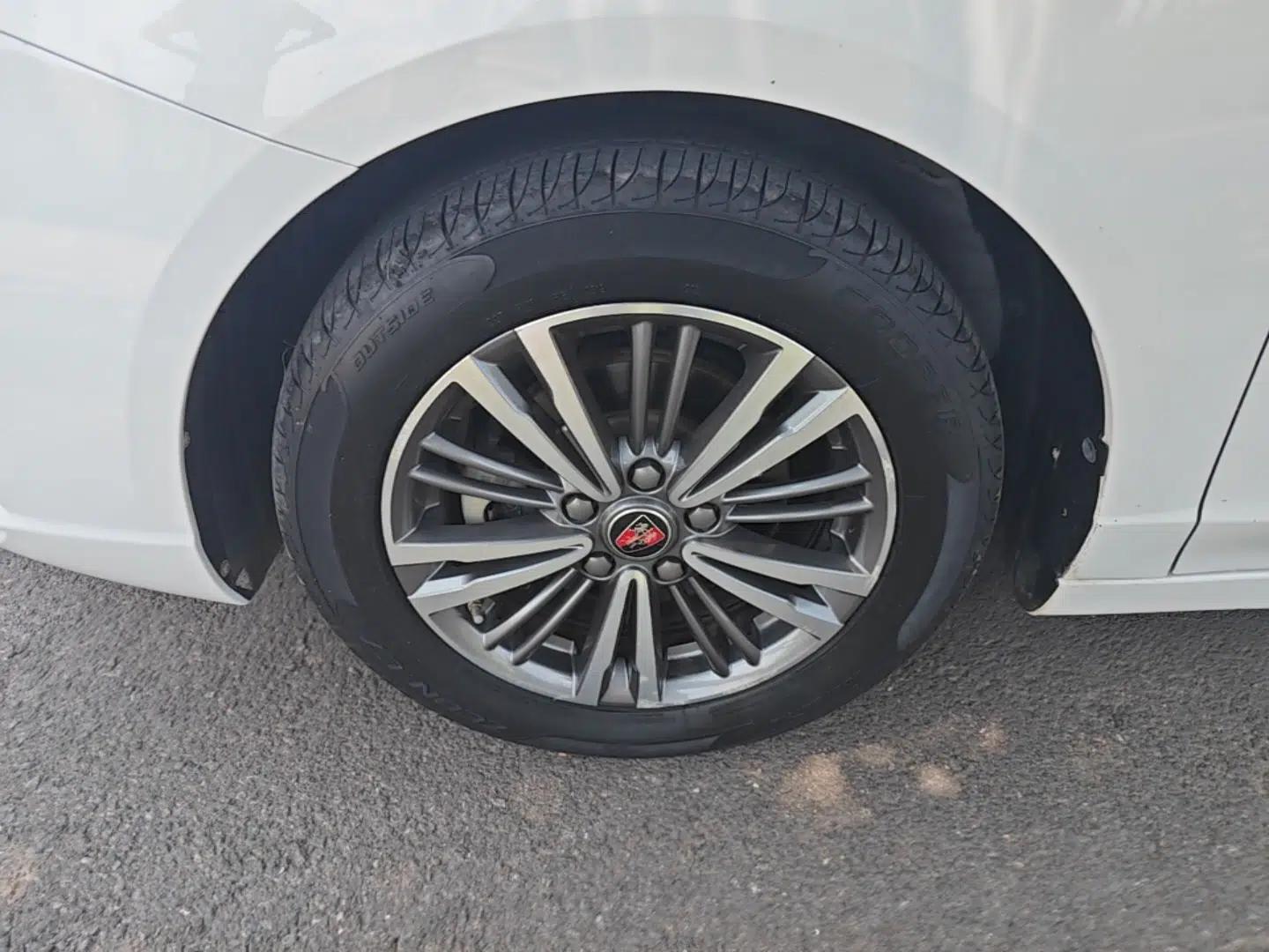 Roewe i5 2019 1.5L Automatic 4G Connected Langhao Edition — миниатюра 10
