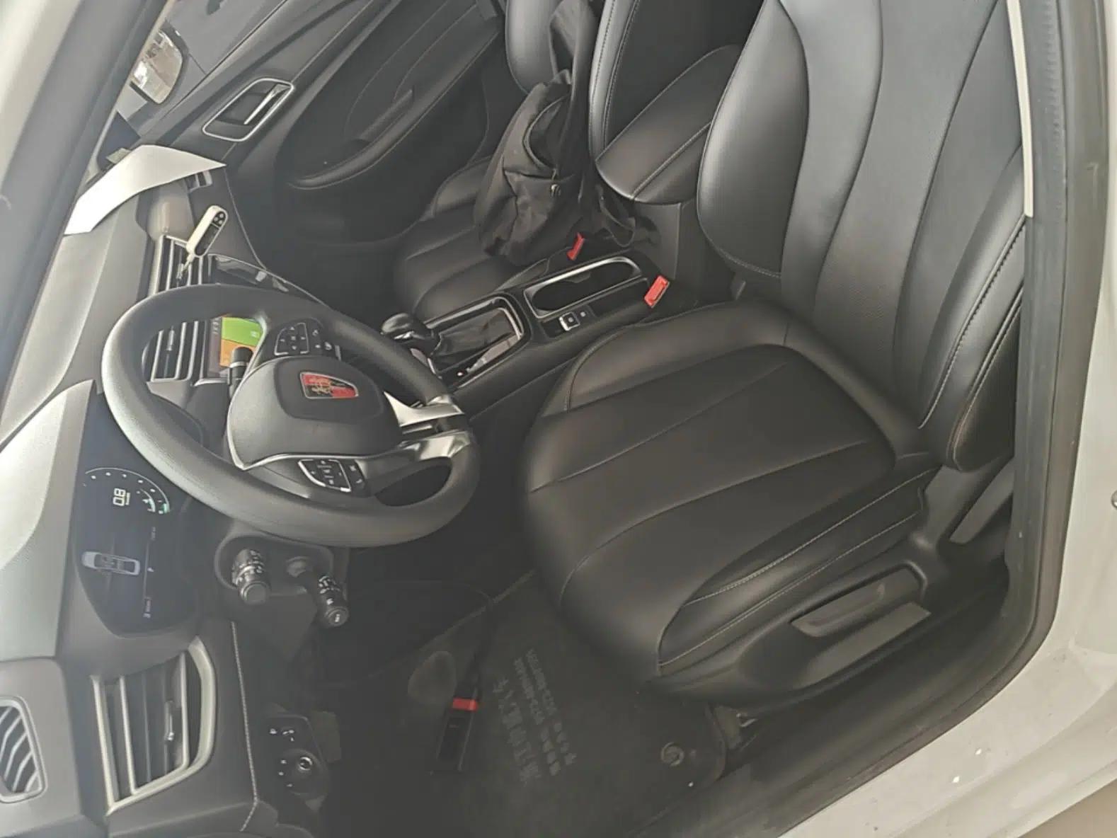 Roewe i5 2020 1.5L Automatic 4G Connect Luxury Flagship Edition — миниатюра 17