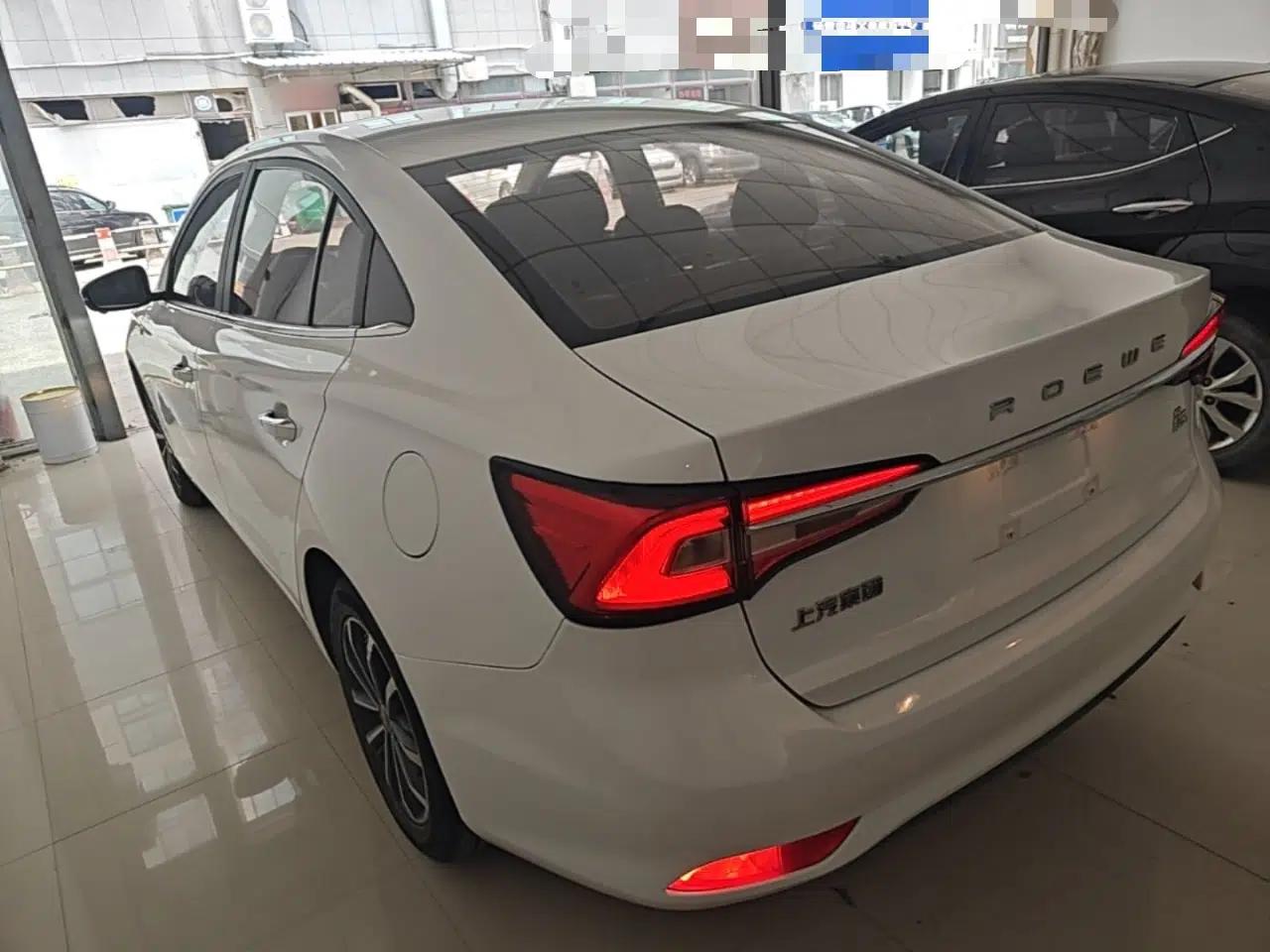 Roewe i5 2020 1.5L Automatic 4G Connect Luxury Flagship Edition — миниатюра 4