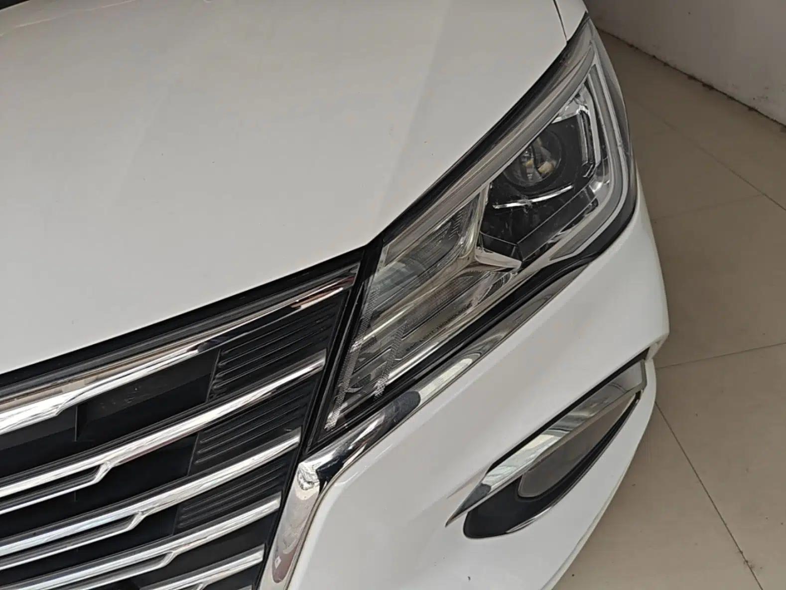 Roewe i5 2020 1.5L Automatic 4G Connect Luxury Flagship Edition — миниатюра 8