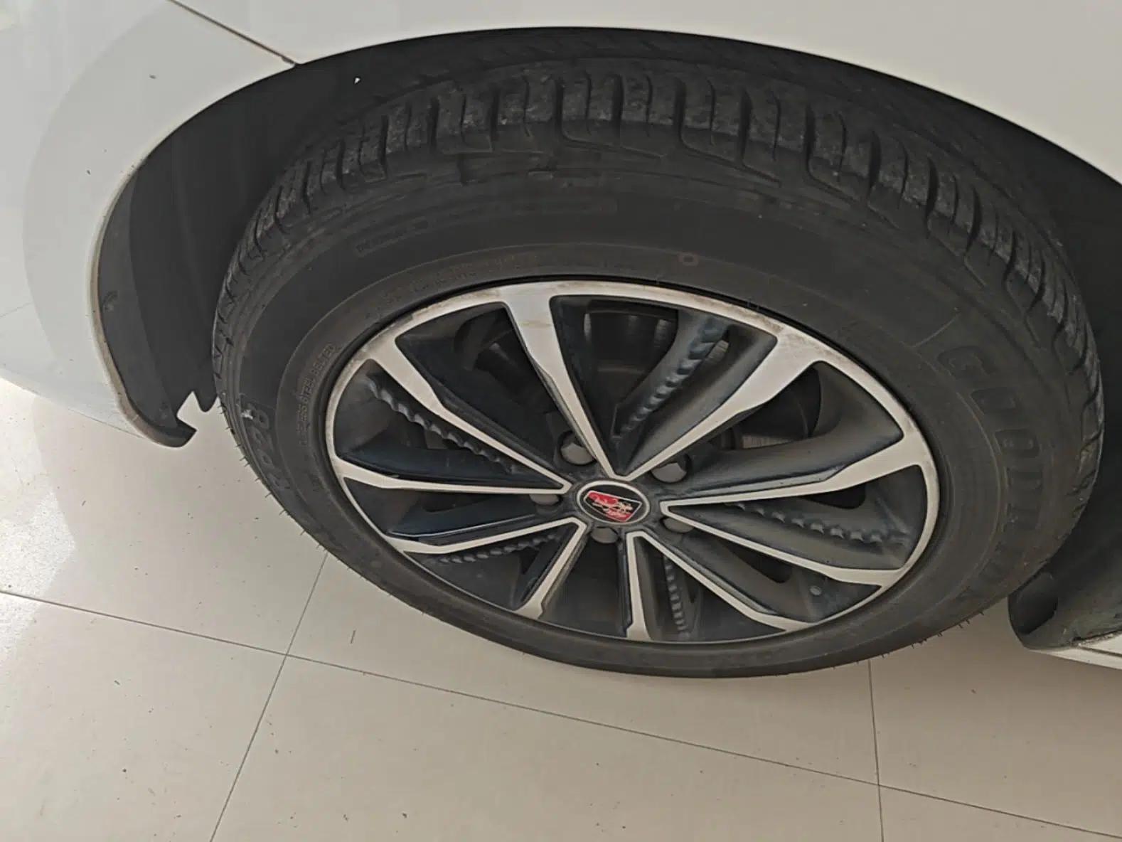Roewe i5 2020 1.5L Automatic 4G Connect Luxury Flagship Edition — миниатюра 10