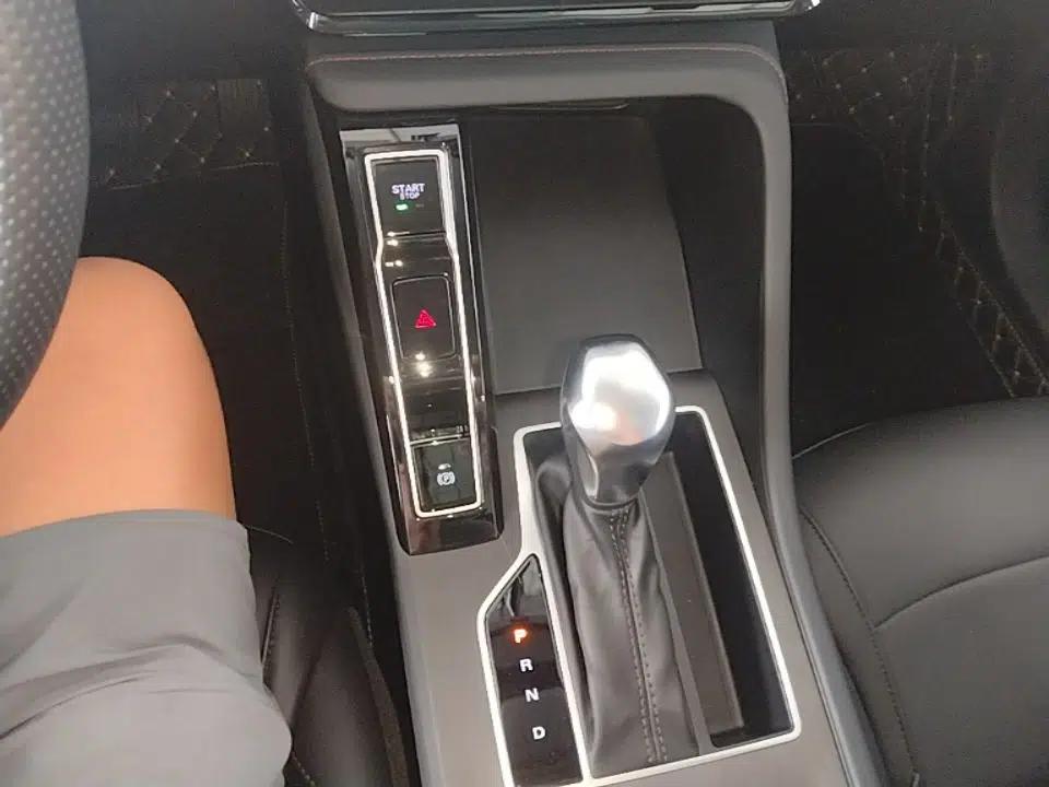 Roewe i5 2023 1.5L CVT Luxury Edition — миниатюра 21