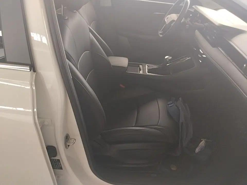 Roewe i5 2023 1.5L CVT Luxury Edition — миниатюра 24