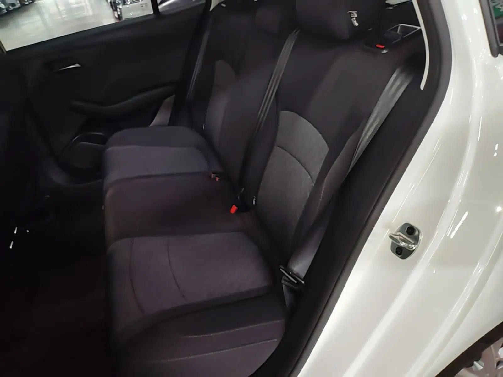 Roewe i5 2023 1.5L Manual Comfort Edition — миниатюра 25