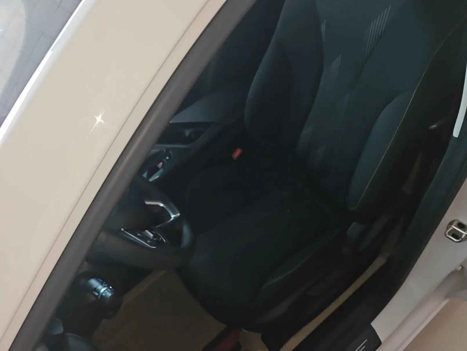 Roewe i5 2021 1.5L CVT Platinum Edition — миниатюра 17