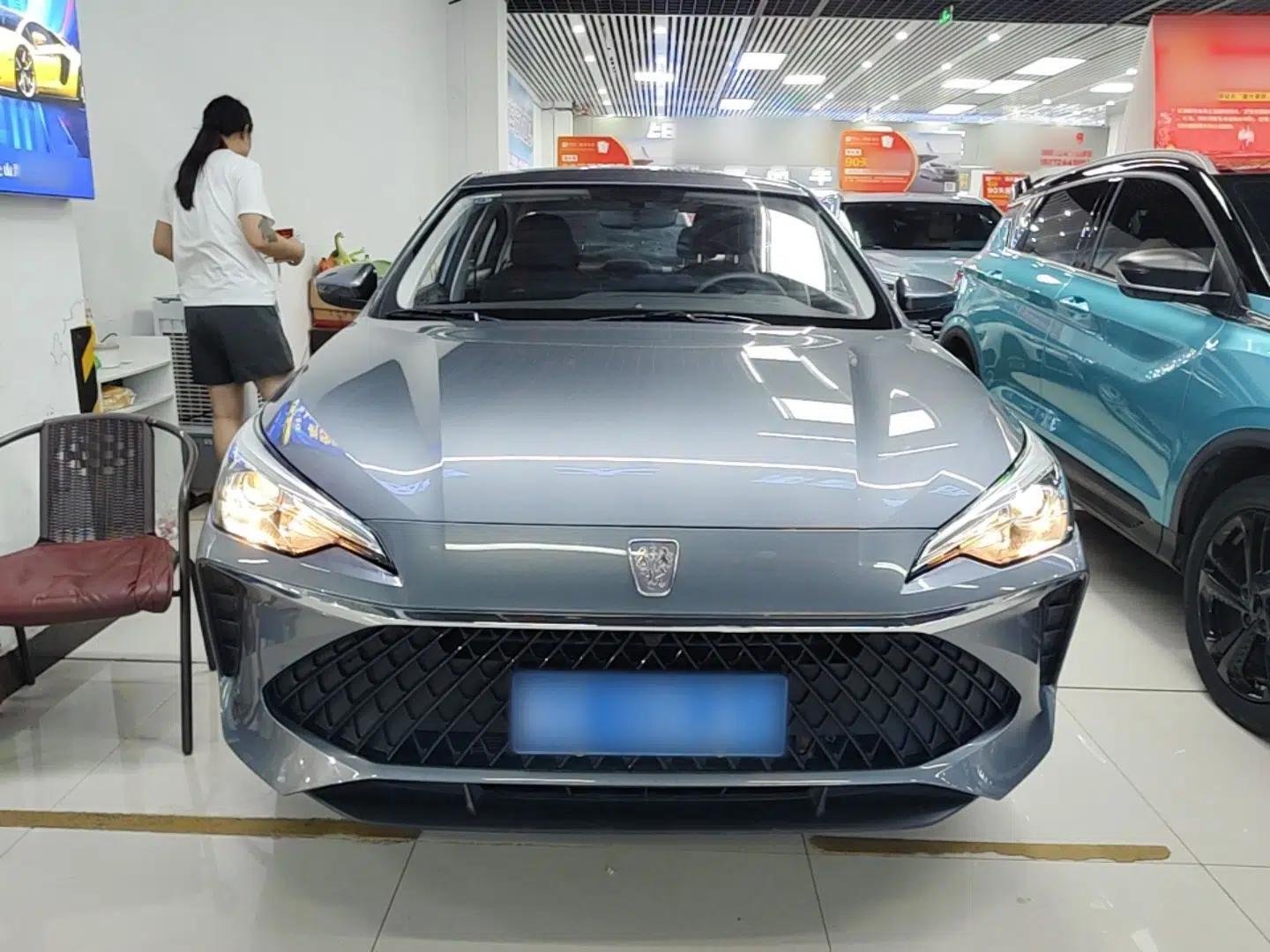 Roewe i5 2023 1.5L Manual Comfort Edition — миниатюра 2