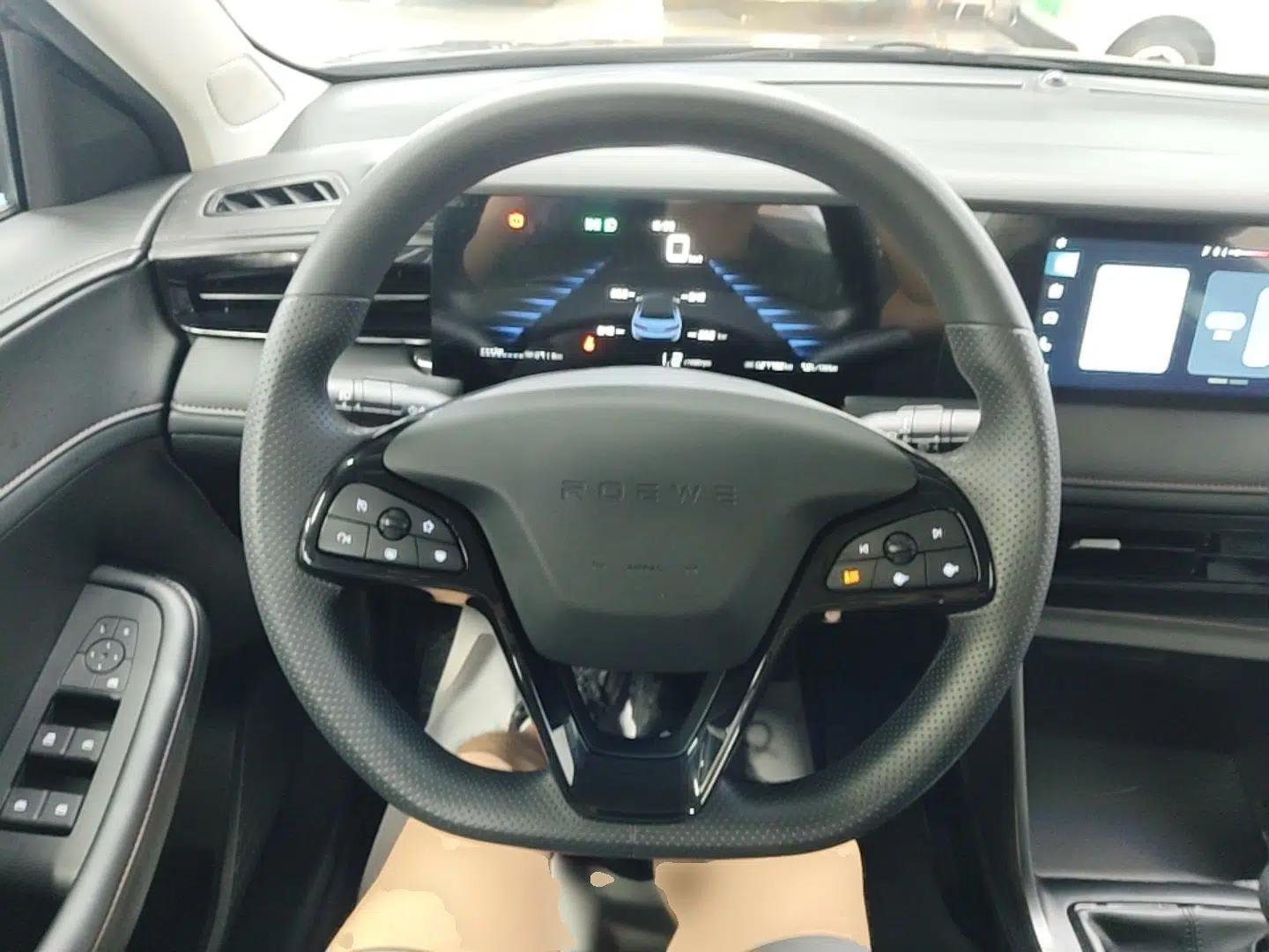 Roewe i5 2023 1.5L Manual Comfort Edition — миниатюра 13