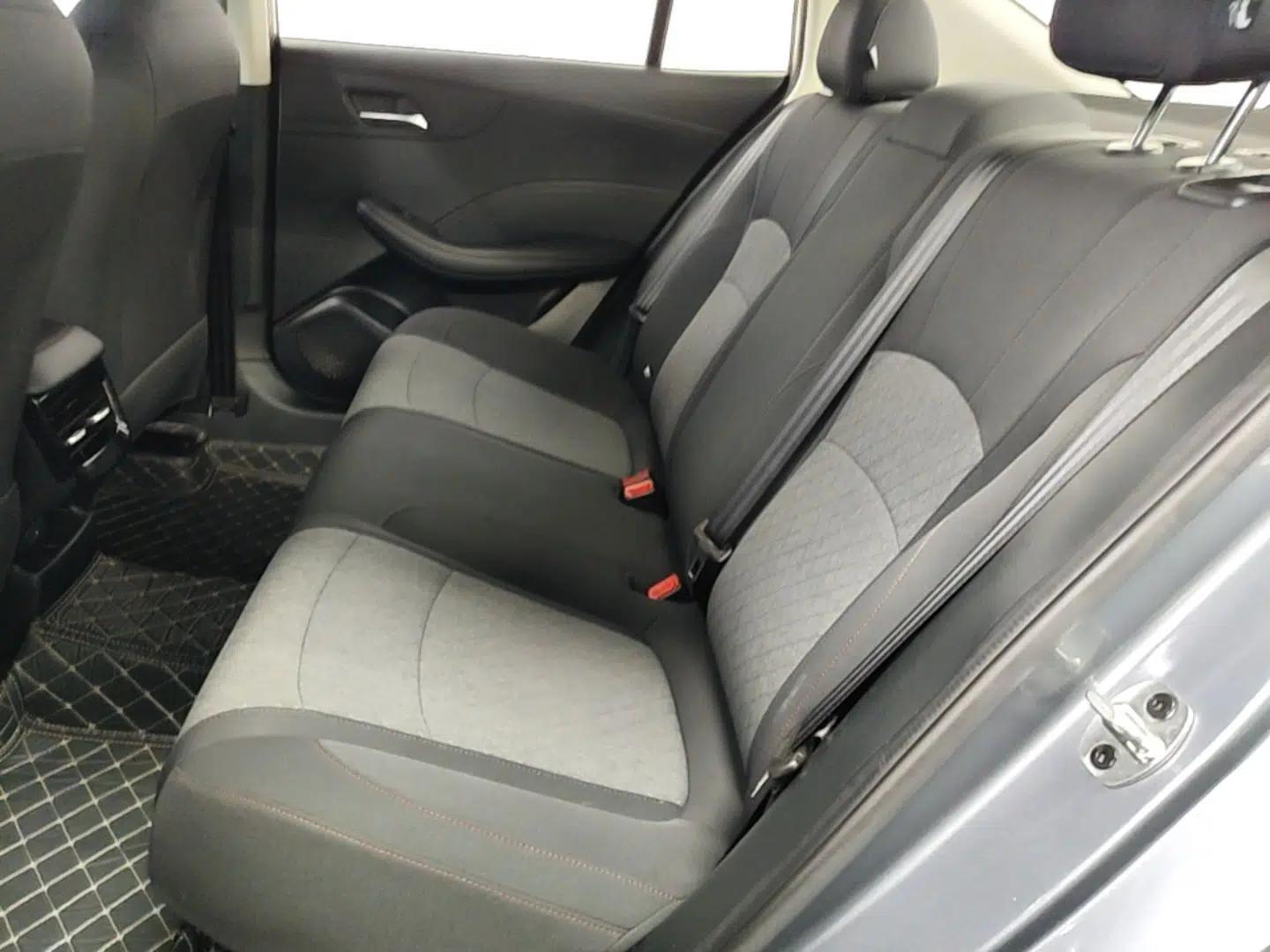 Roewe i5 2023 1.5L Manual Comfort Edition — миниатюра 20