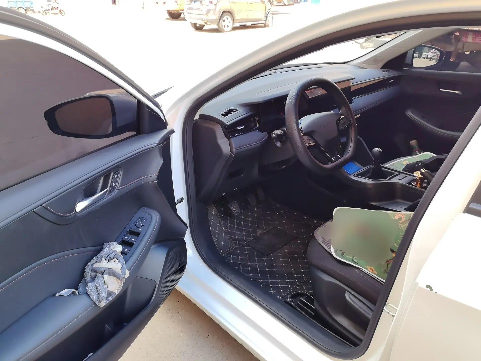 Roewe i5 2026 Model 1.5L Manual Comfort Version — миниатюра 16