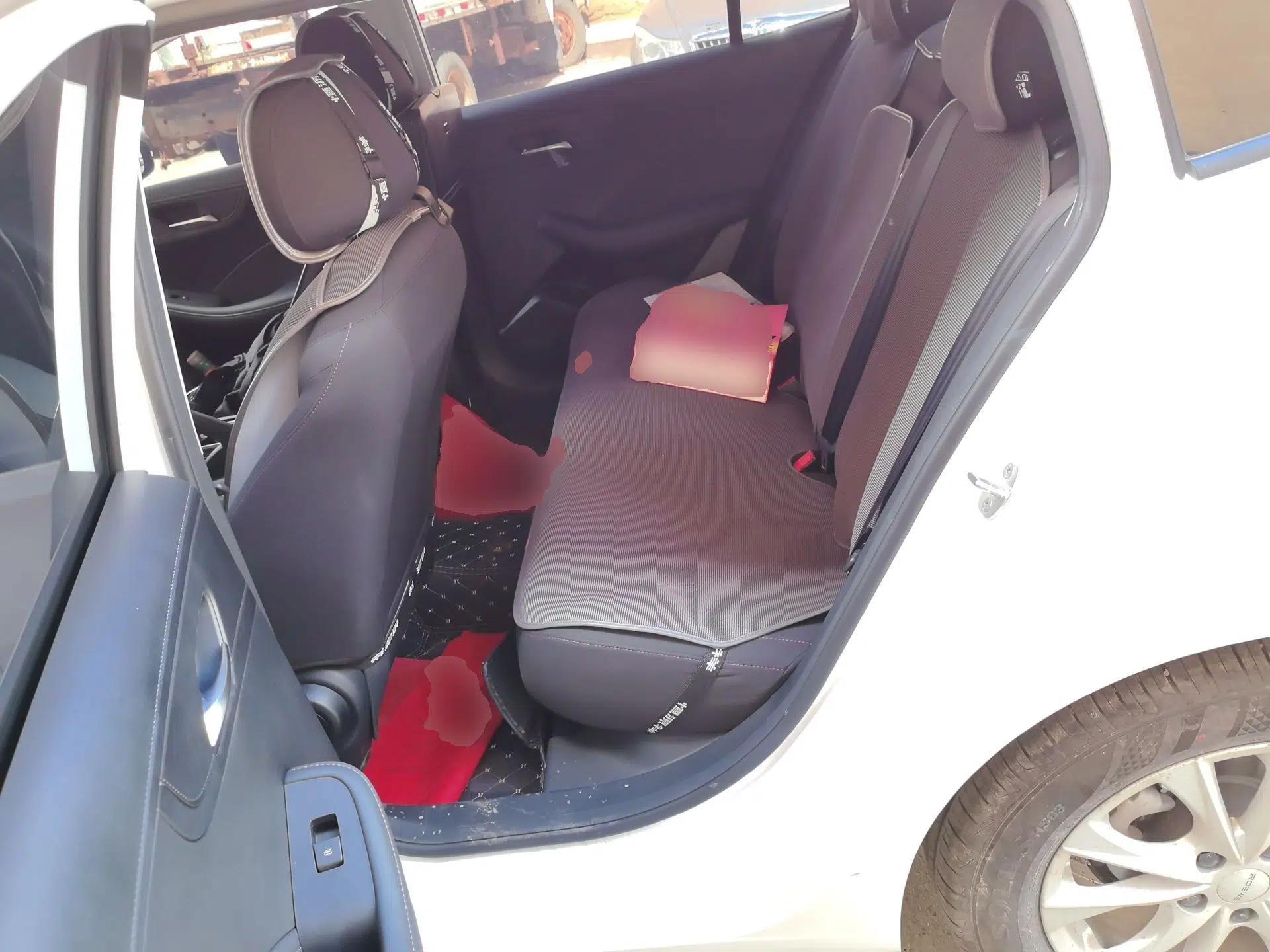 Roewe i5 2026 Model 1.5L Manual Comfort Version — миниатюра 17