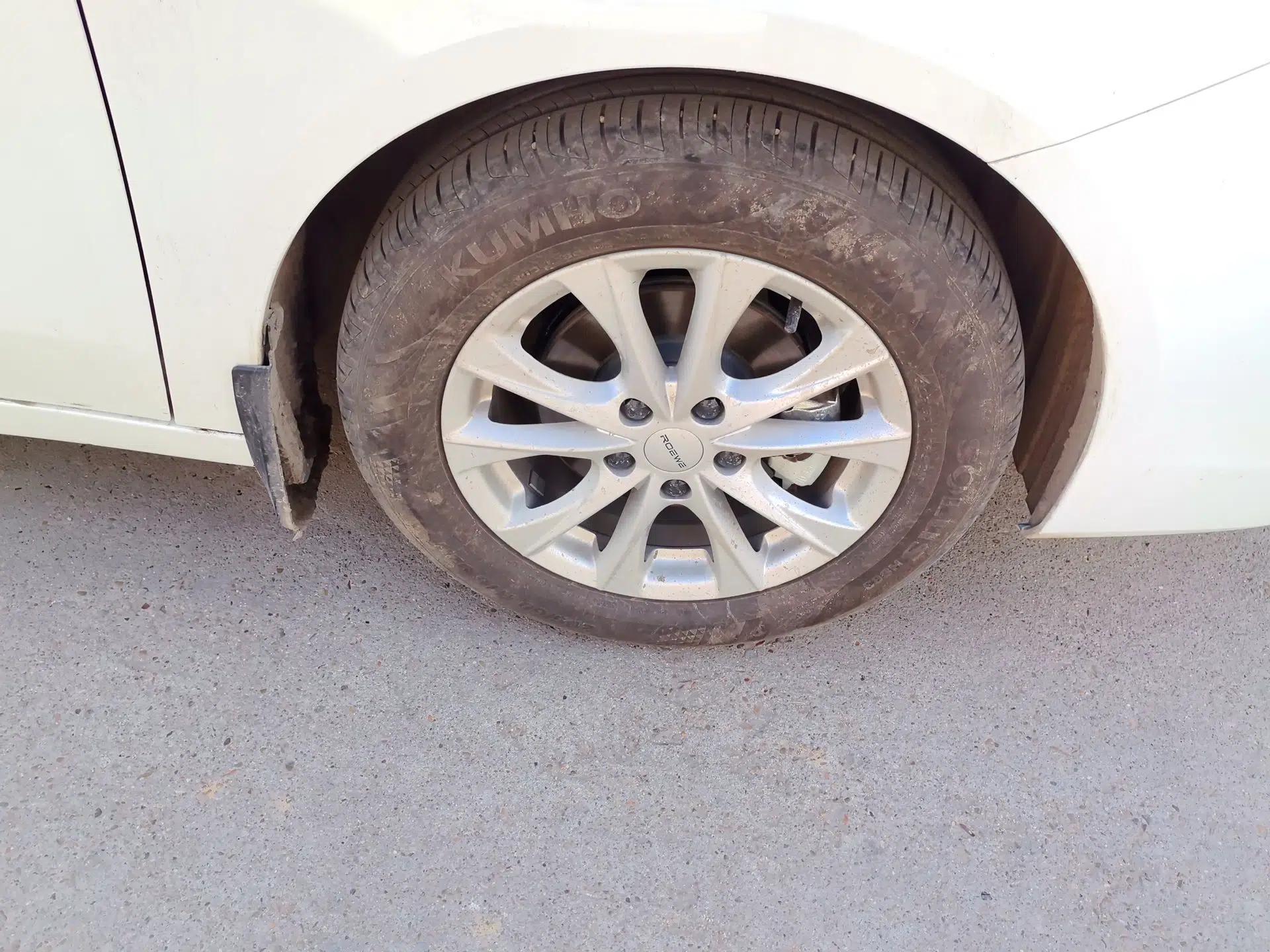 Roewe i5 2026 Model 1.5L Manual Comfort Version — миниатюра 8