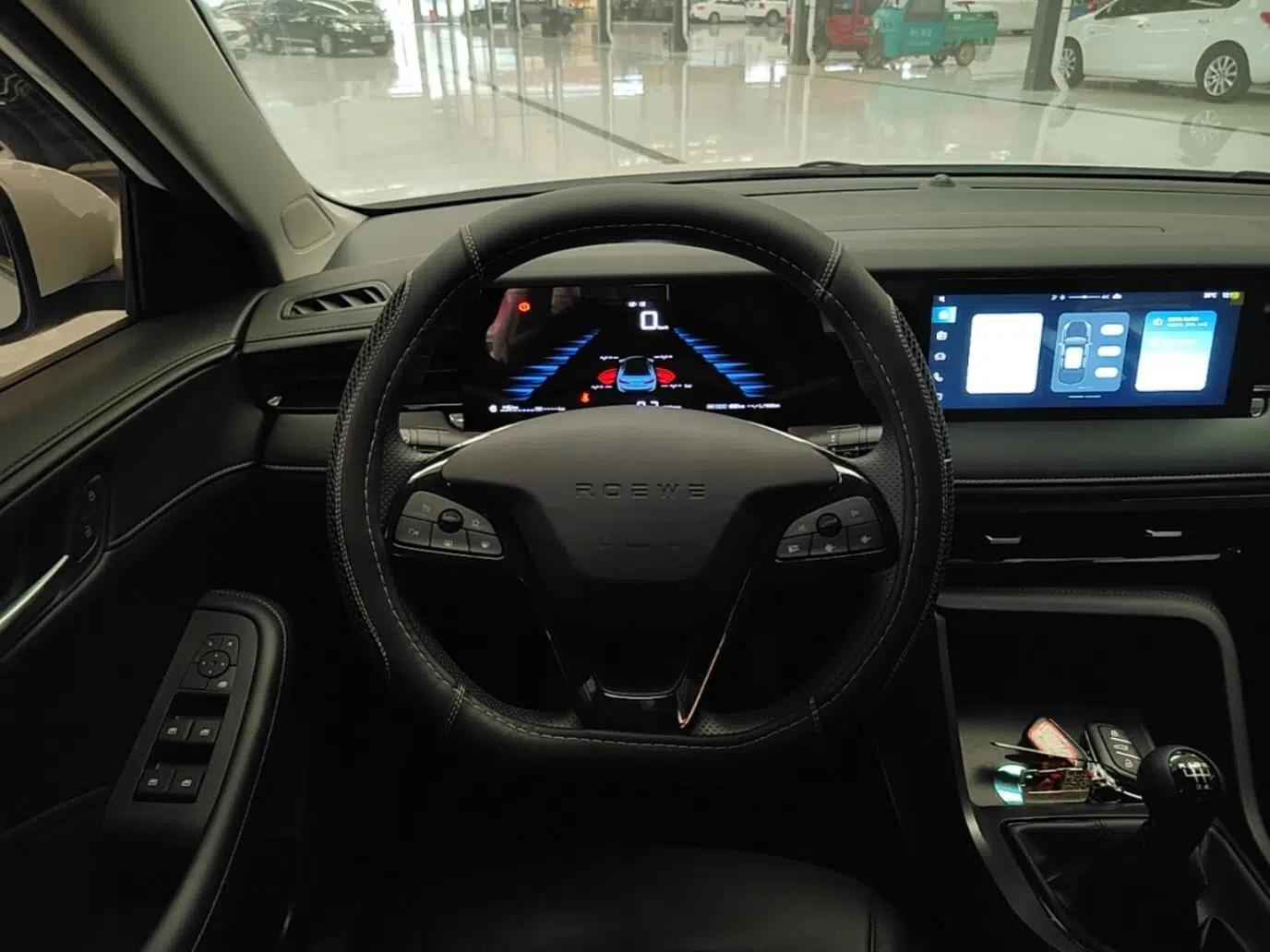 Roewe i5 2023 1.5L Manual Excellence Edition — миниатюра 13