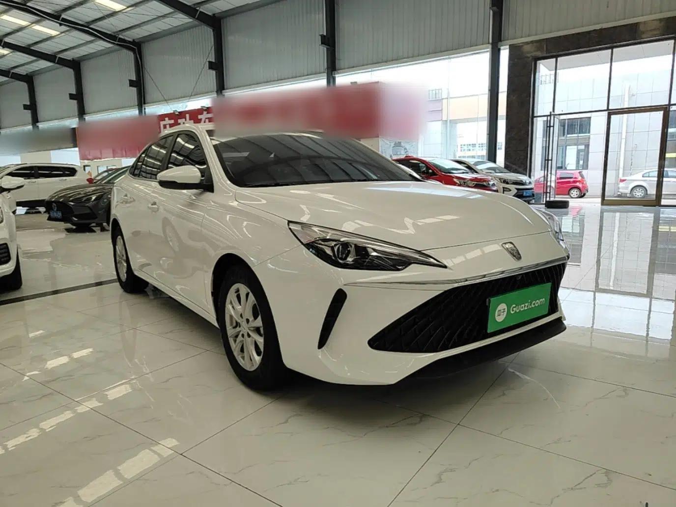 Roewe i5 2023 1.5L Manual Excellence Edition — миниатюра 3