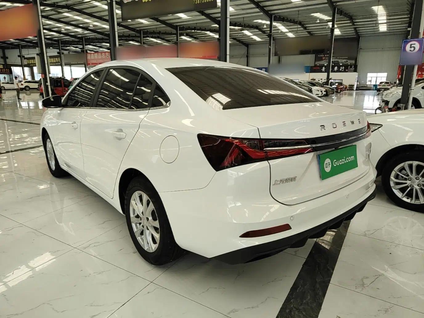 Roewe i5 2023 1.5L Manual Excellence Edition — миниатюра 4