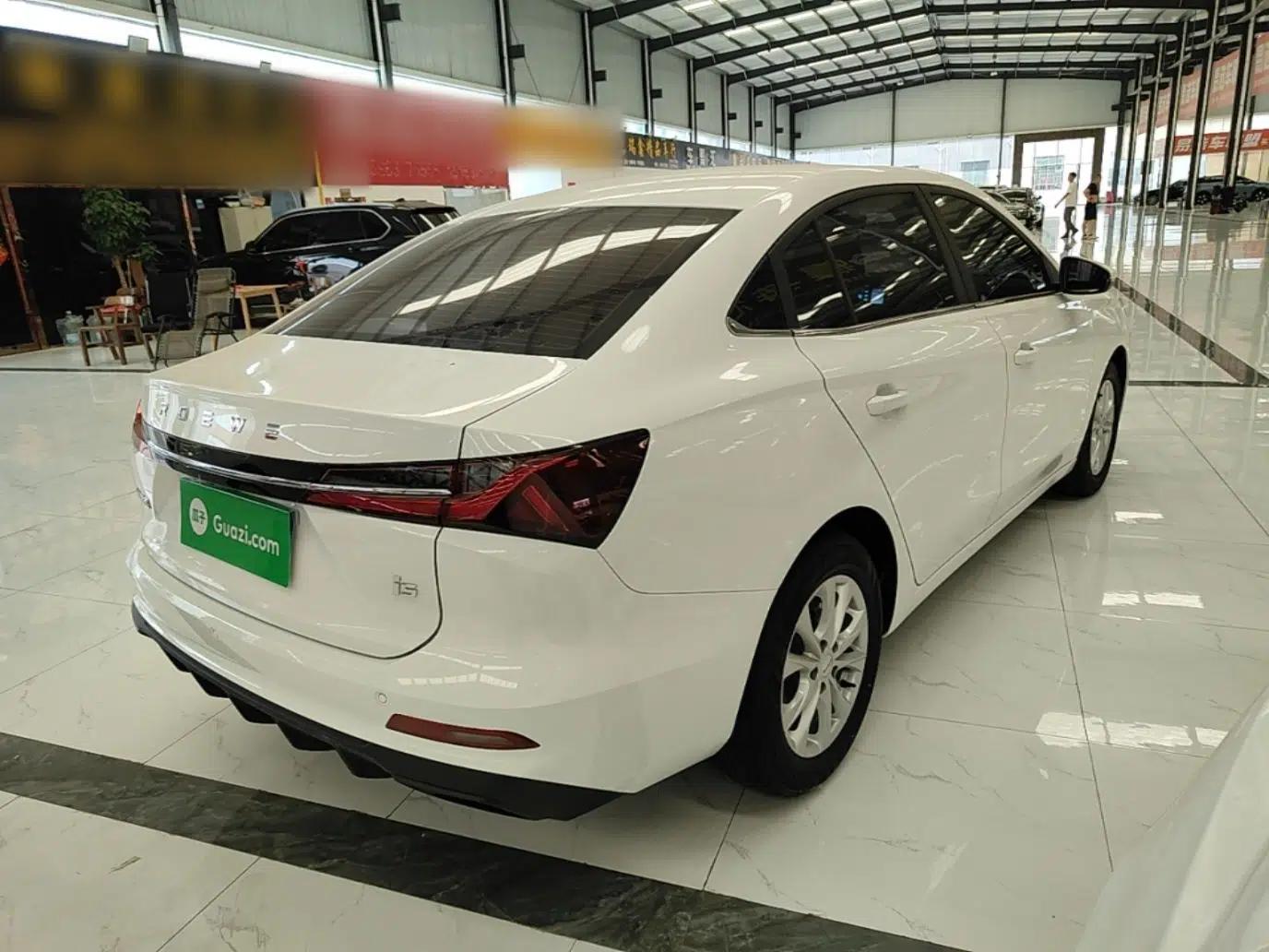 Roewe i5 2023 1.5L Manual Excellence Edition — миниатюра 6
