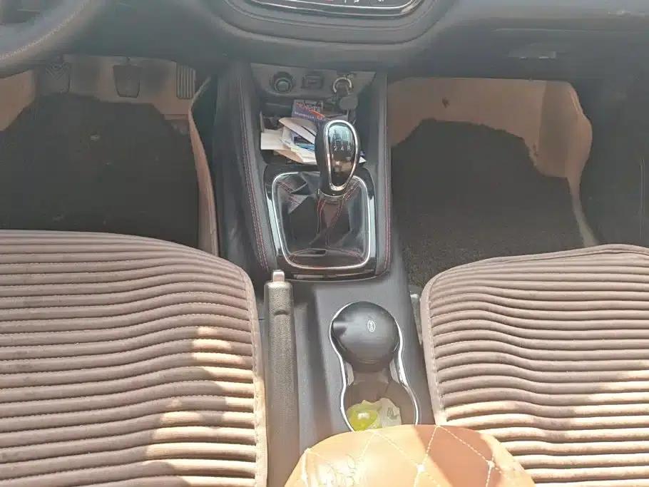 Changan Oushang A800 2017 1.6L Manual Comfort Model — миниатюра 16