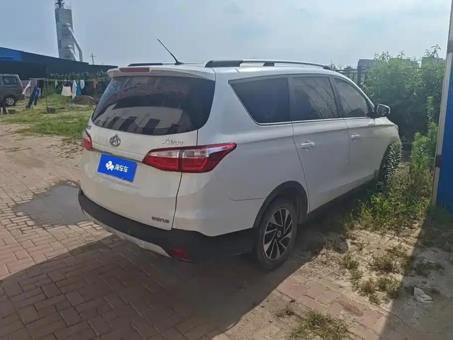 Changan Oushang A800 2017 1.6L Manual Comfort Model — миниатюра 3