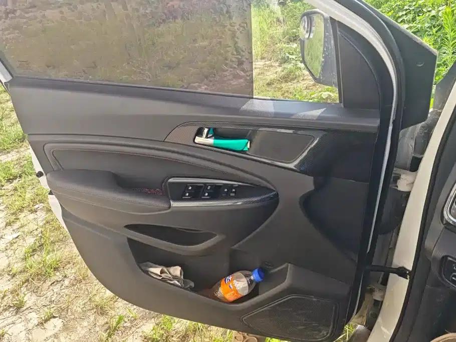 Changan Oushang A800 2017 1.6L Manual Comfort Model — миниатюра 7