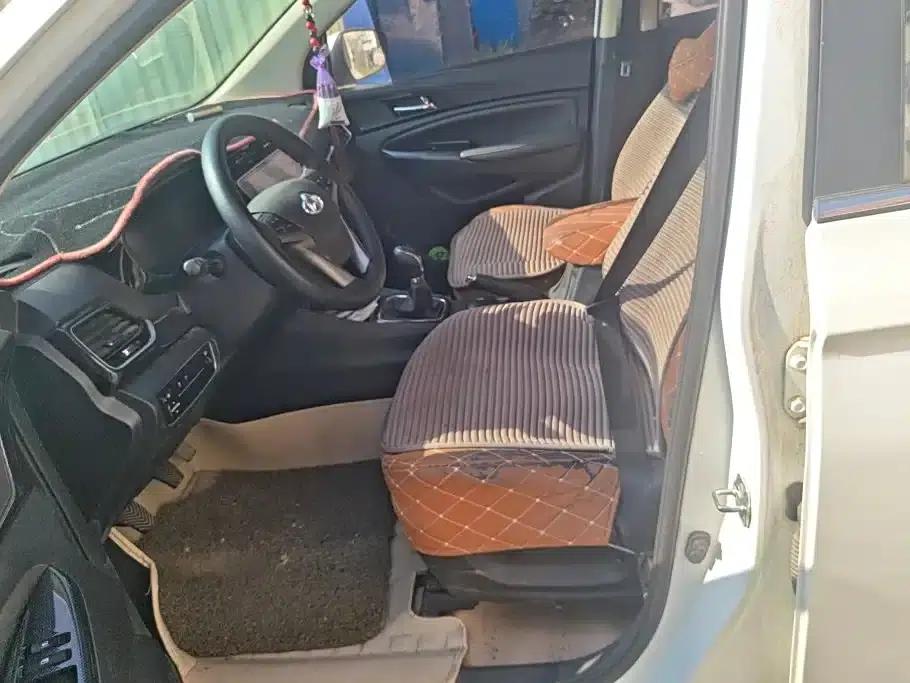 Changan Oushang A800 2017 1.6L Manual Comfort Model — миниатюра 9