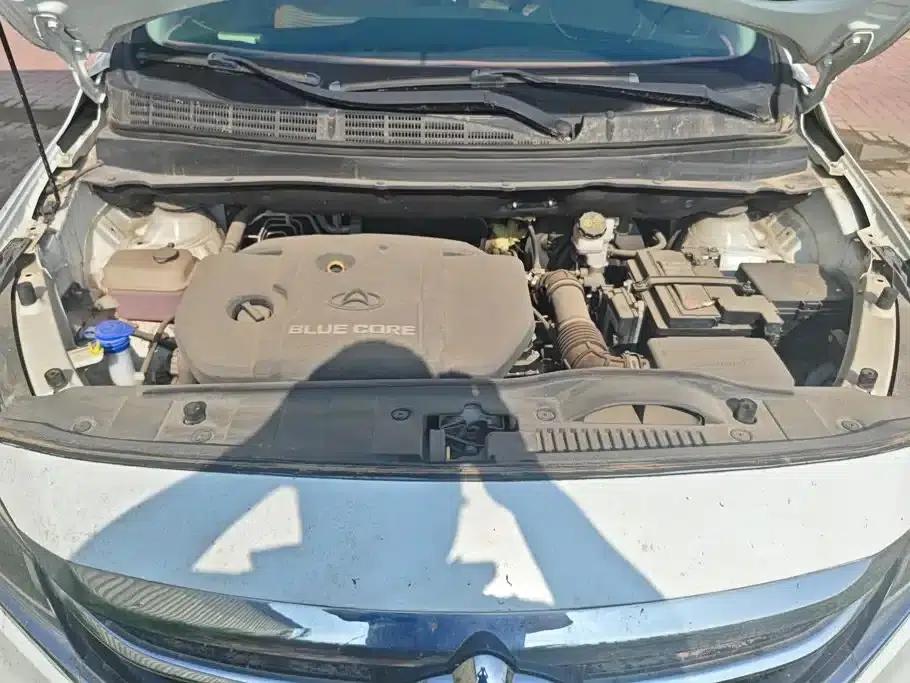 Changan Oushang A800 2017 1.6L Manual Comfort Model — миниатюра 10