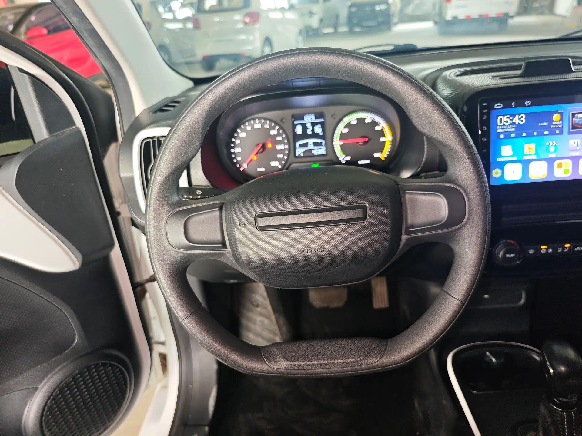Roewe Clever 2022 311km QiQi BoBo Edition — миниатюра 13