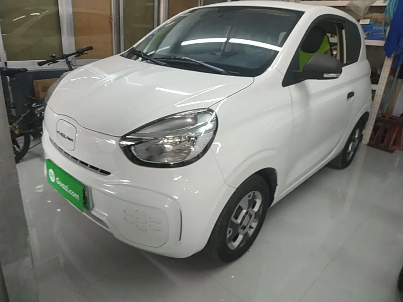 Roewe Clever 2021 302km Excellence Edition — миниатюра 1