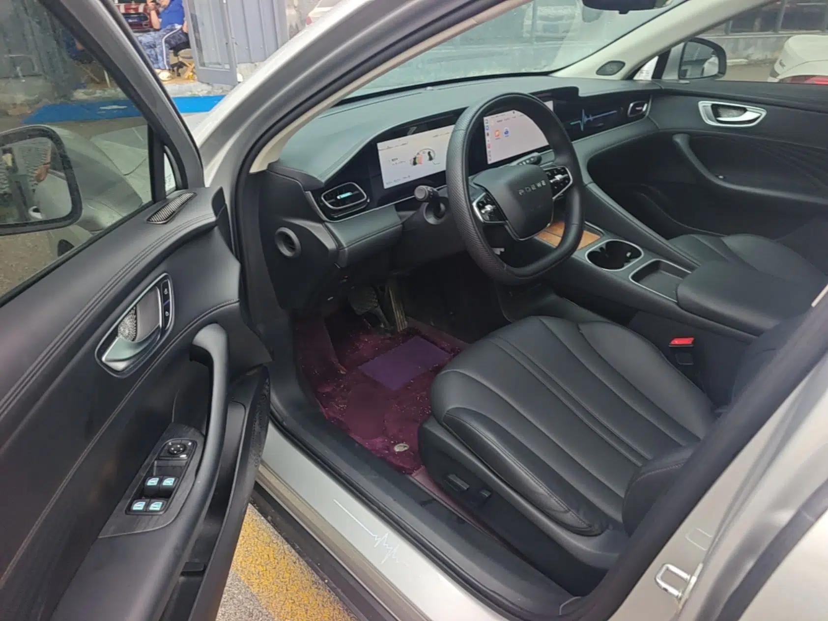 Roewe D7 2025 DMH 125km World Champion Edition — миниатюра 17